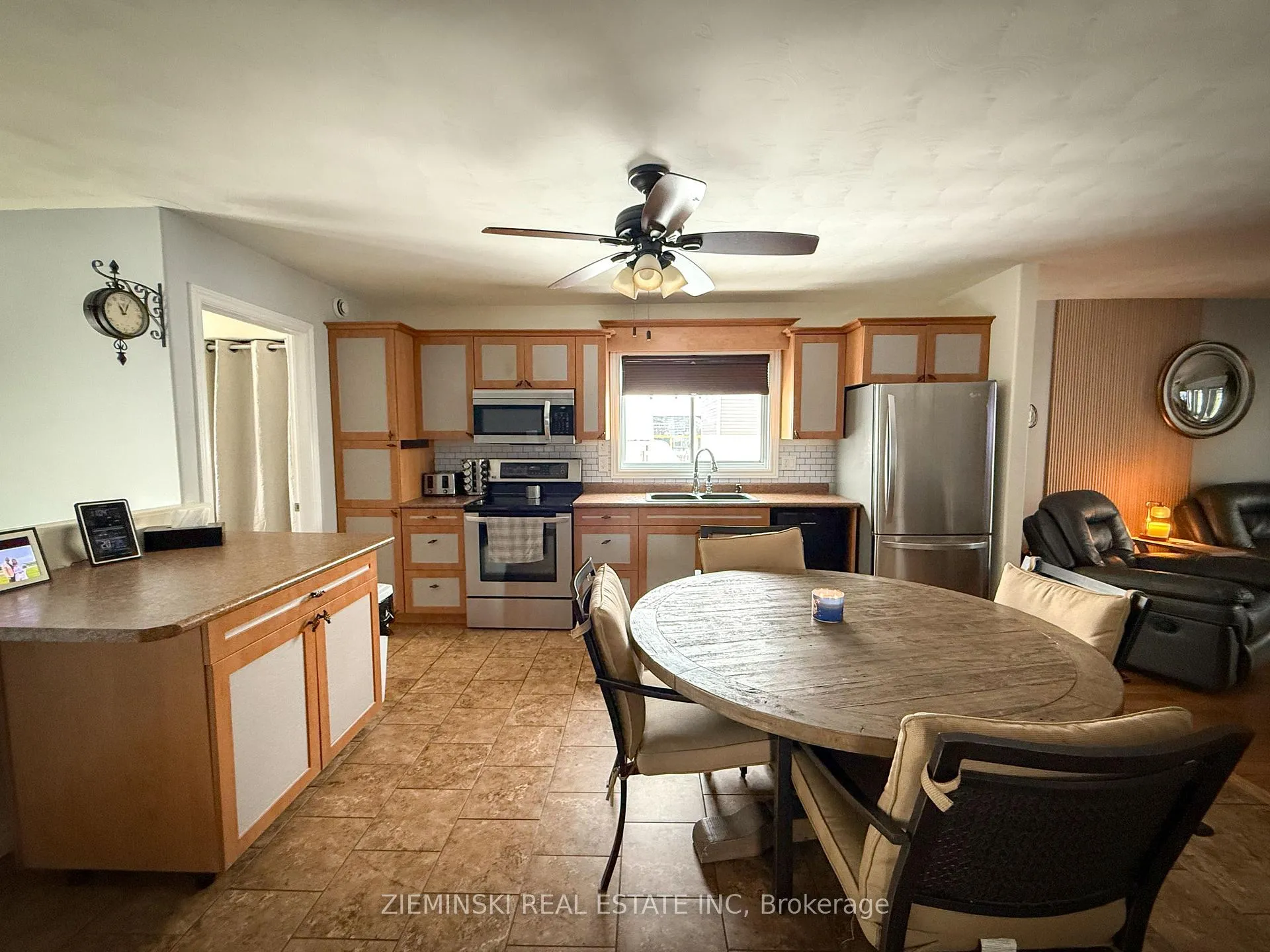 Photo 7 of 218 Mountjoy Street S, Timmins, TS - SE — HOMEH