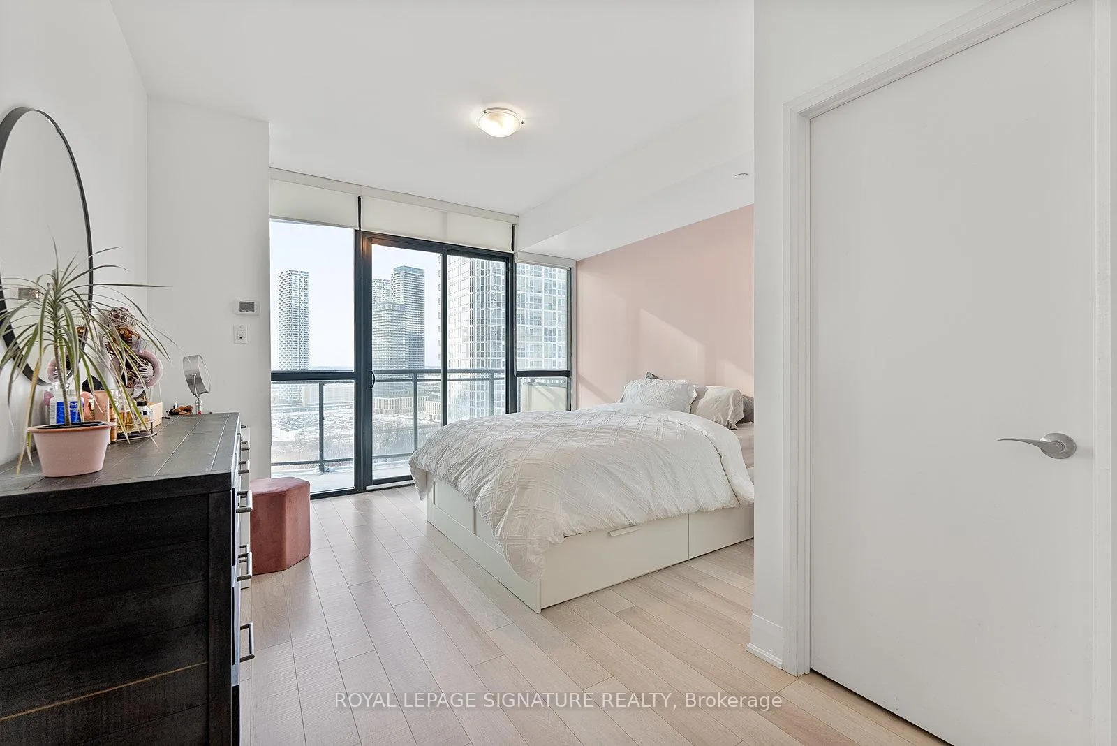 Photo 13 of Unit 1607, 2900 Highway 7, Vaughan, Concord — HOMEH