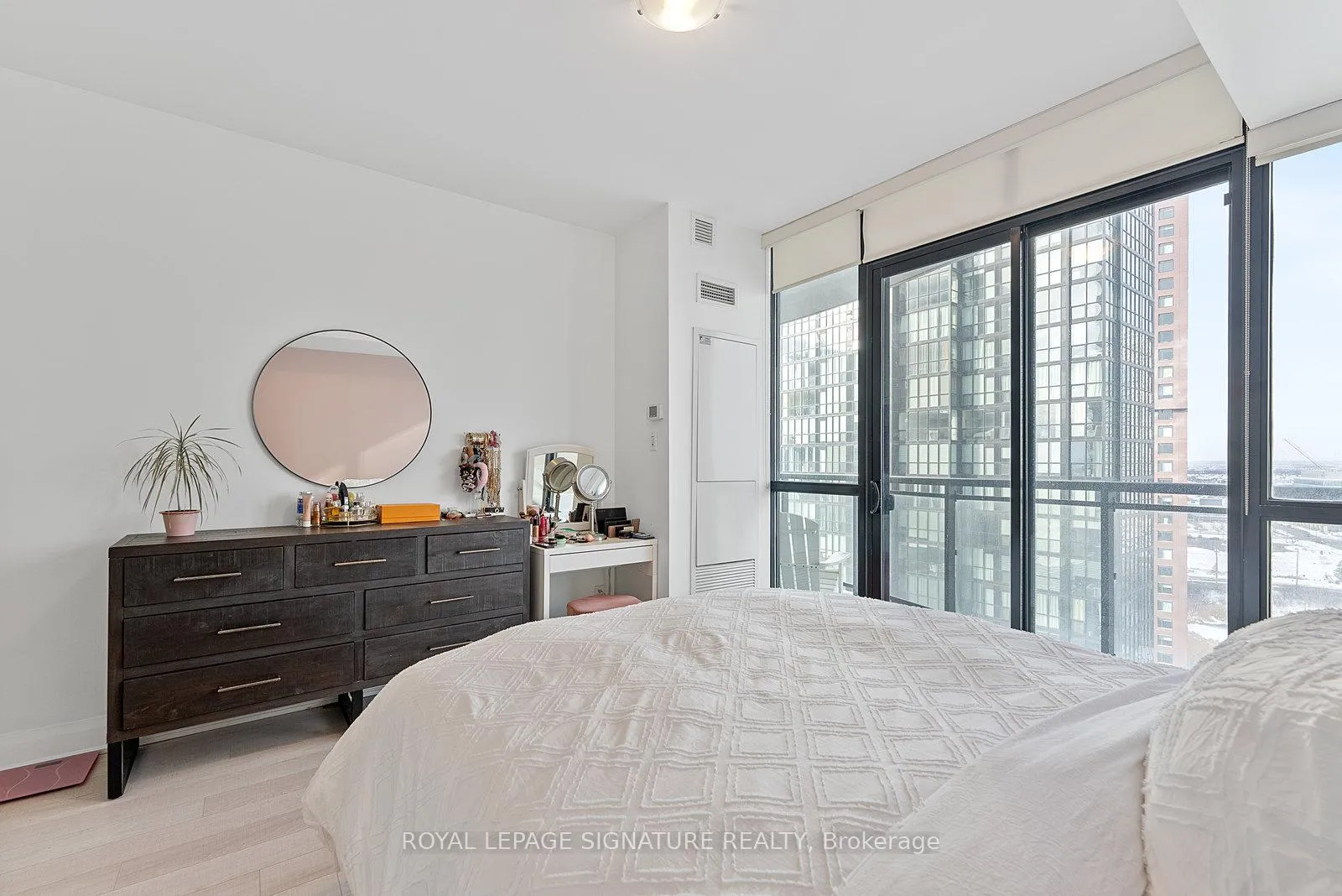 Photo 15 of Unit 1607, 2900 Highway 7, Vaughan, Concord — HOMEH