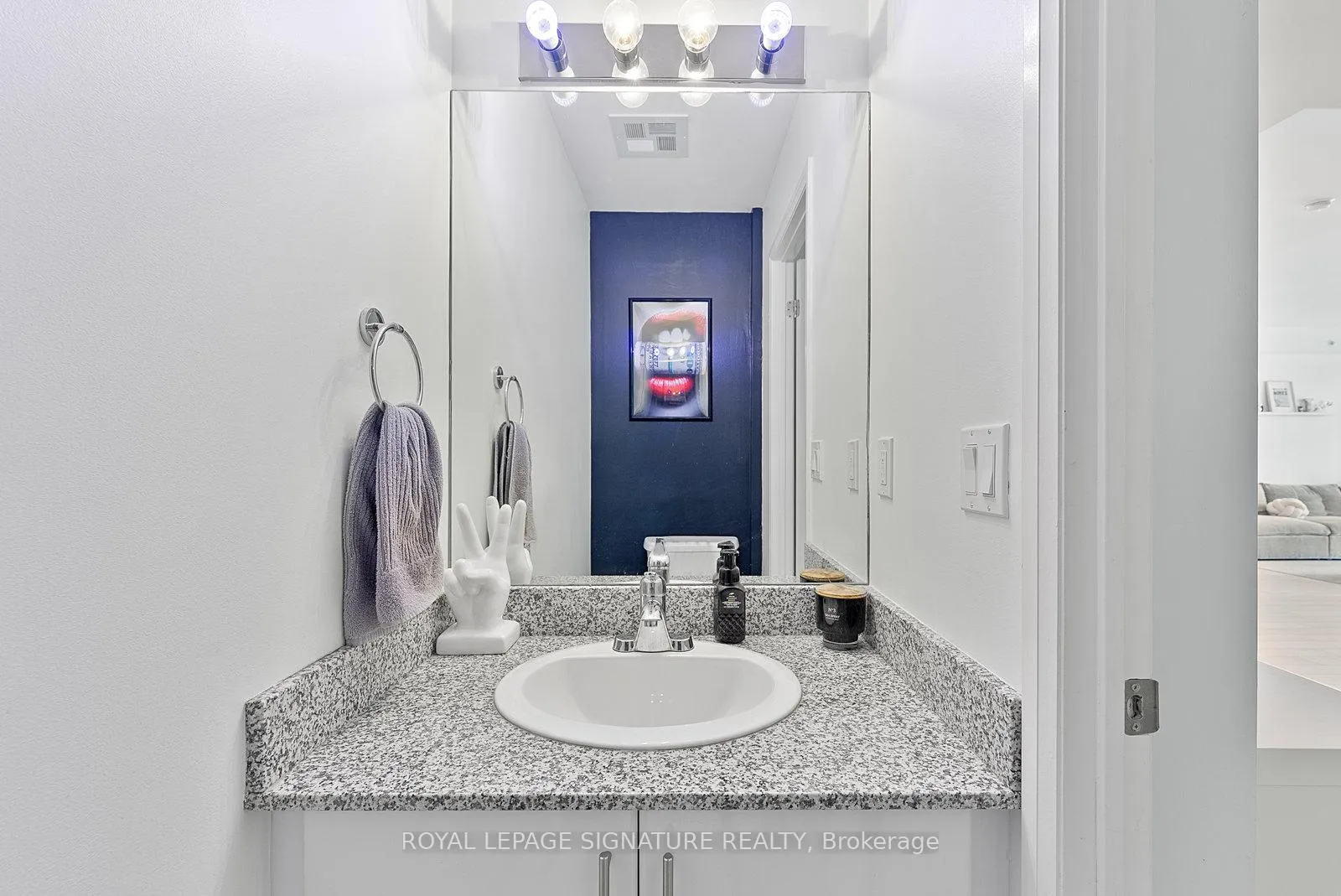 Photo 22 of Unit 1607, 2900 Highway 7, Vaughan, Concord — HOMEH