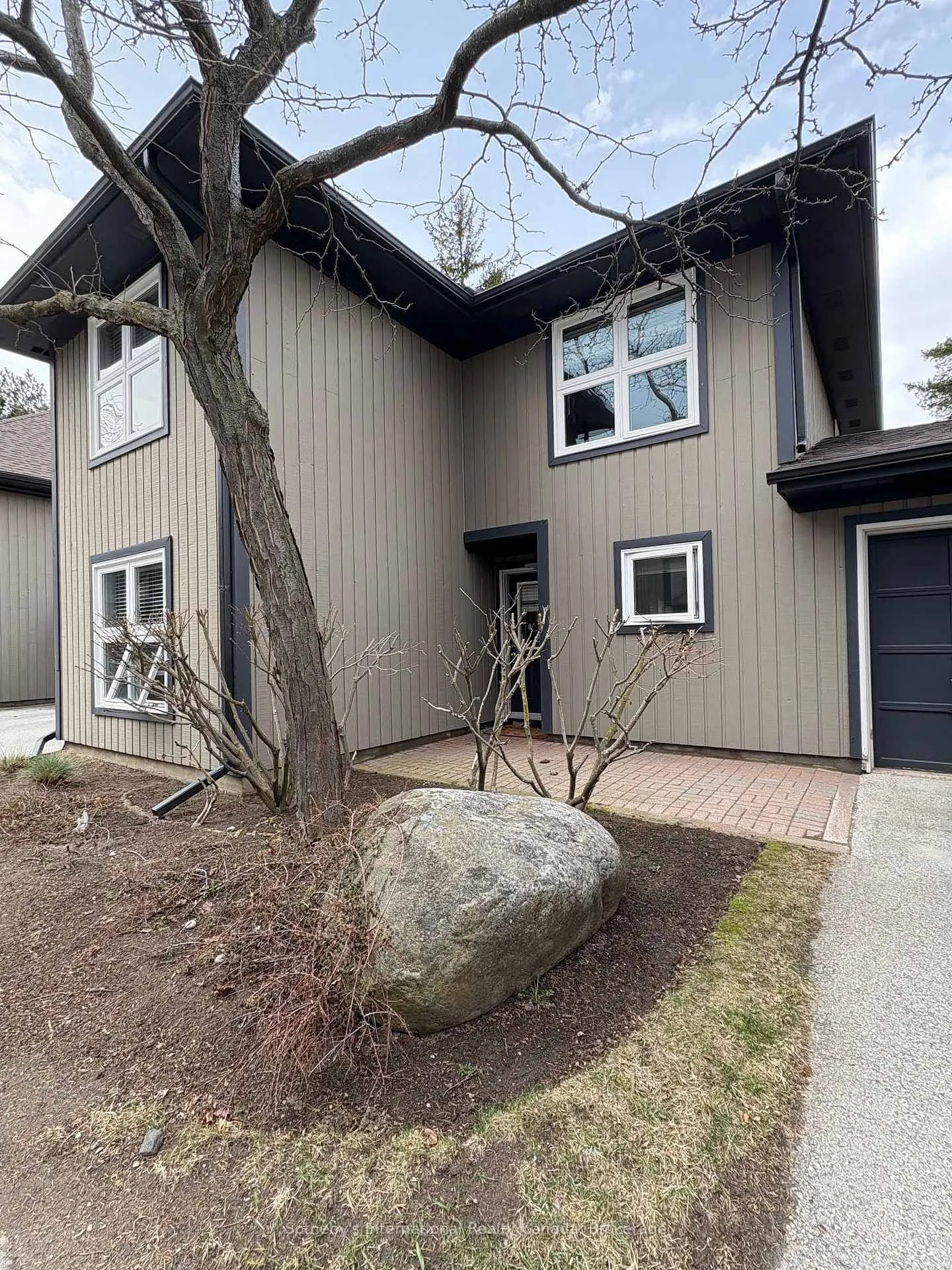 Photo 2 of 408 Mariners Way, Collingwood — HOMEH