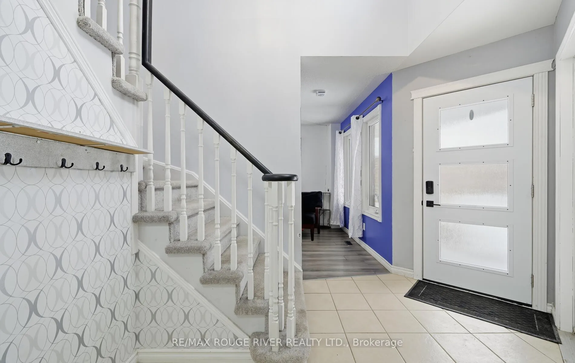 Photo 5 of 22 Royal Pines Court, Clarington, Bowmanville — HOMEH