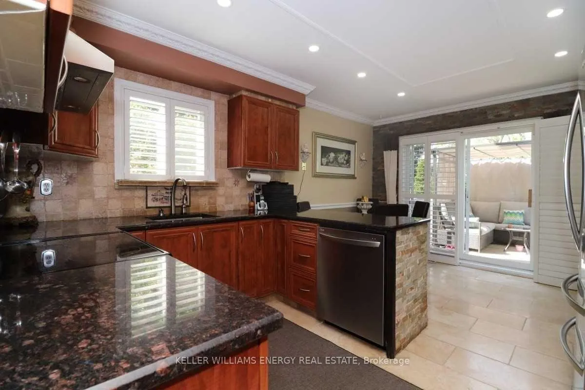 Photo 4 of 2271 Wildwood Crescent, Pickering, Brock Ridge — HOMEH