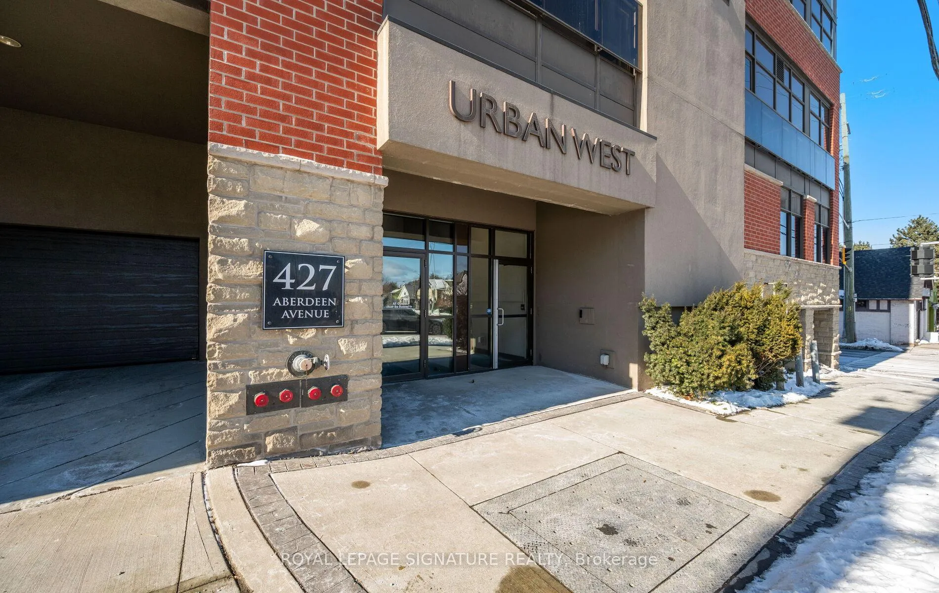 Photo 4 of Unit 402, 427 Aberdeen Avenue, Hamilton, Kirkendall — HOMEH
