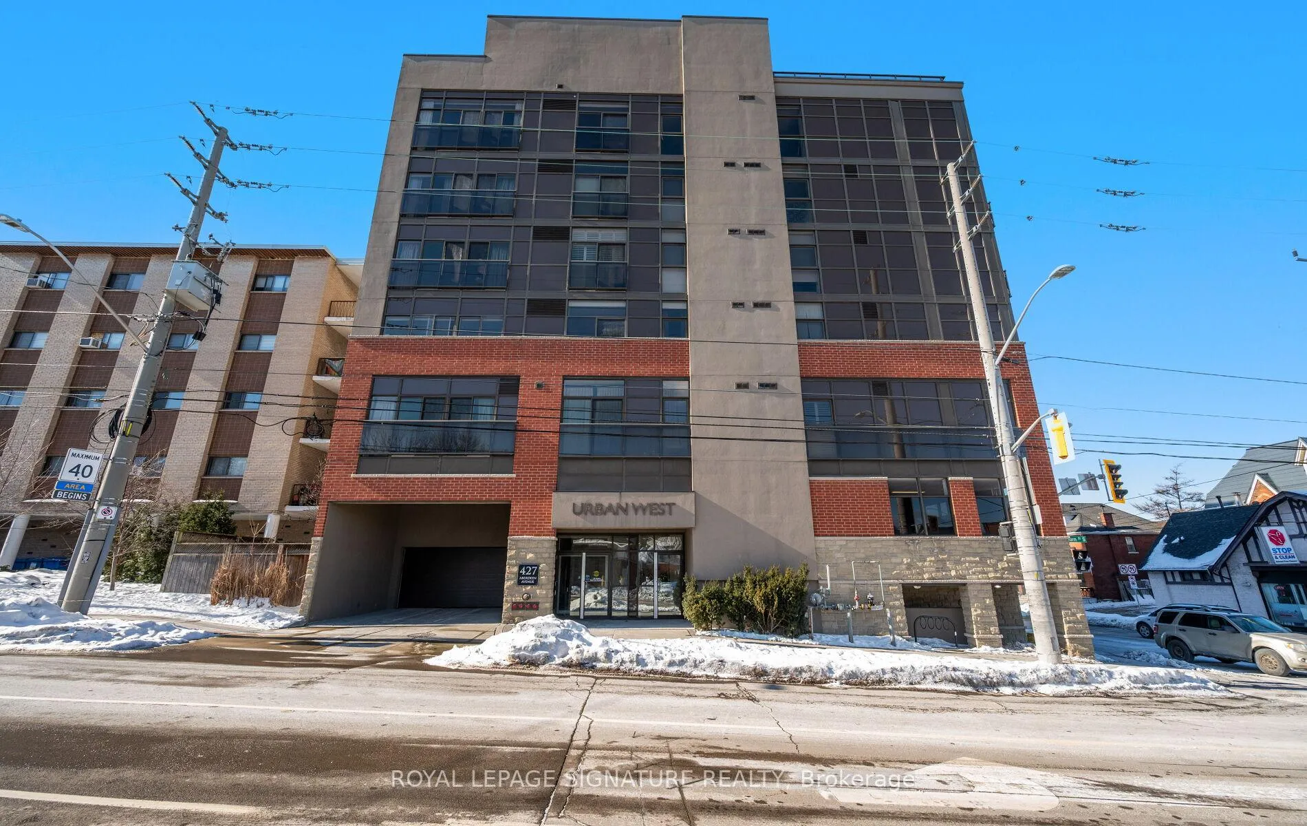 Photo 5 of Unit 402, 427 Aberdeen Avenue, Hamilton, Kirkendall — HOMEH