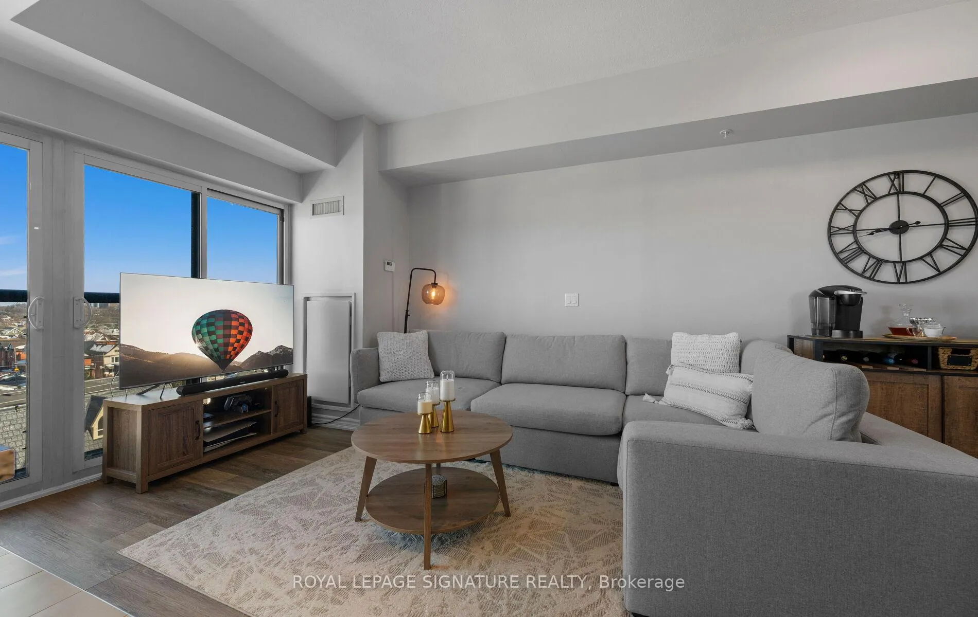 Photo 9 of Unit 402, 427 Aberdeen Avenue, Hamilton, Kirkendall — HOMEH