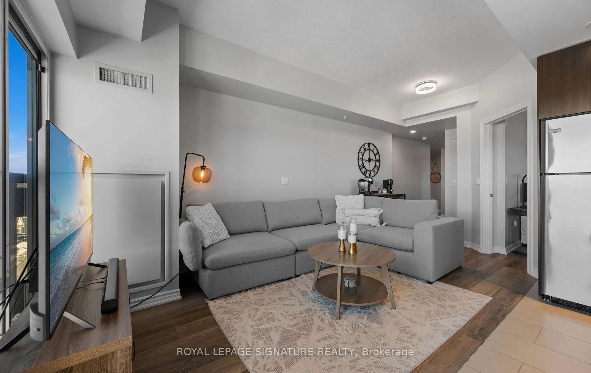 Photo 11 of Unit 402, 427 Aberdeen Avenue, Hamilton, Kirkendall — HOMEH