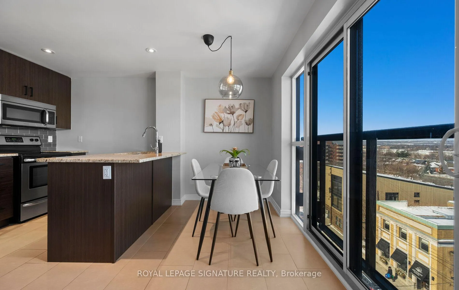 Photo 12 of Unit 402, 427 Aberdeen Avenue, Hamilton, Kirkendall — HOMEH