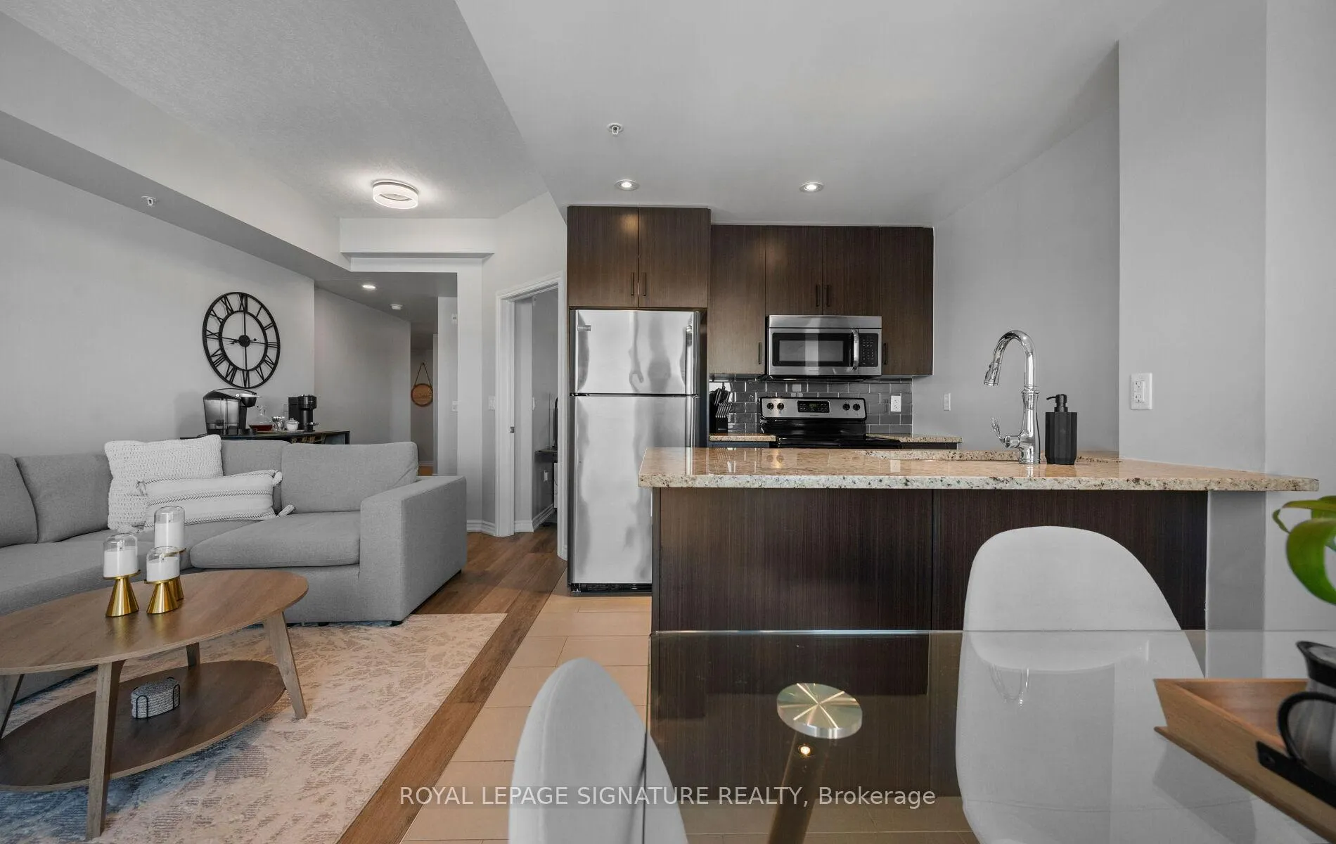 Photo 17 of Unit 402, 427 Aberdeen Avenue, Hamilton, Kirkendall — HOMEH