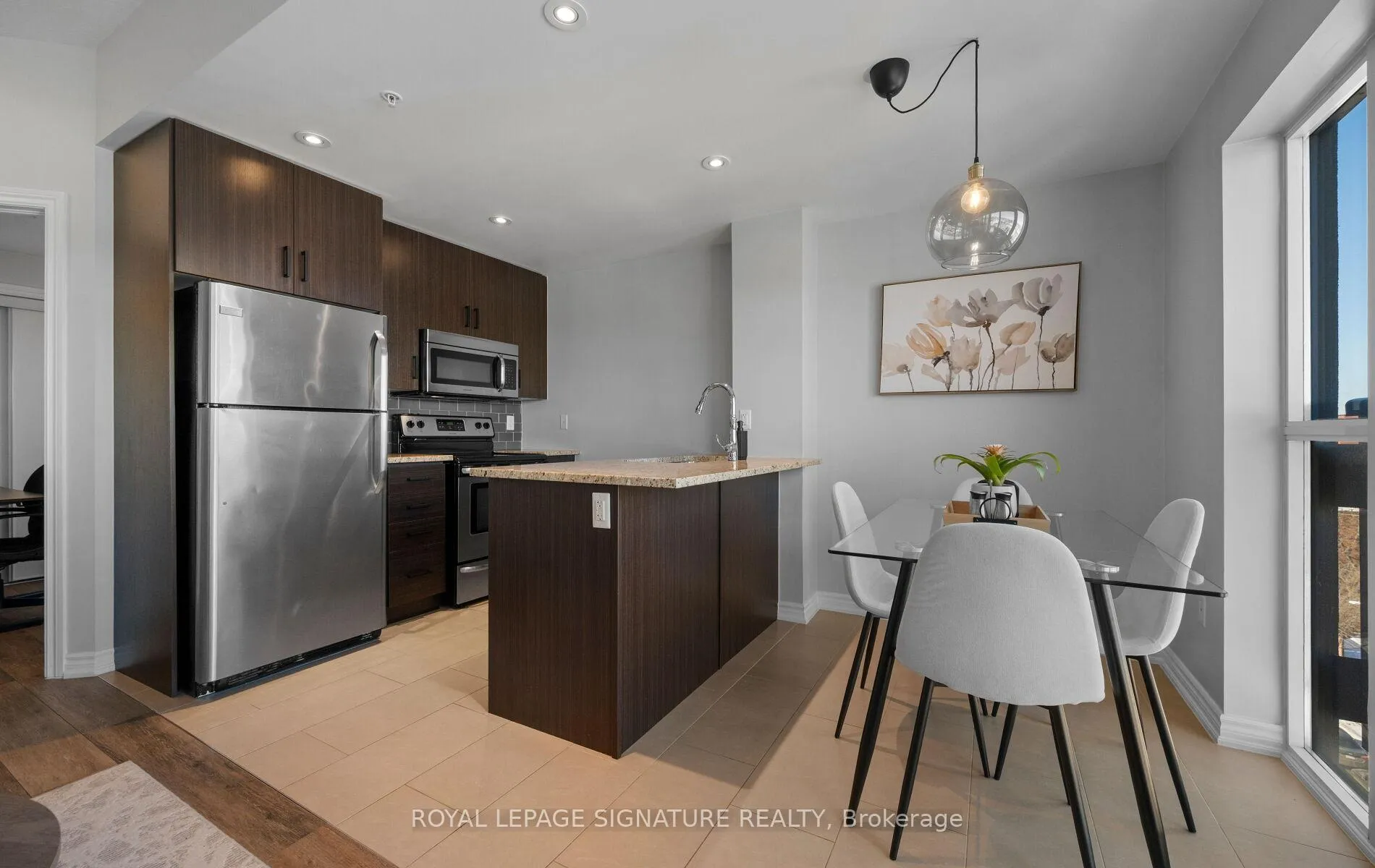 Photo 19 of Unit 402, 427 Aberdeen Avenue, Hamilton, Kirkendall — HOMEH