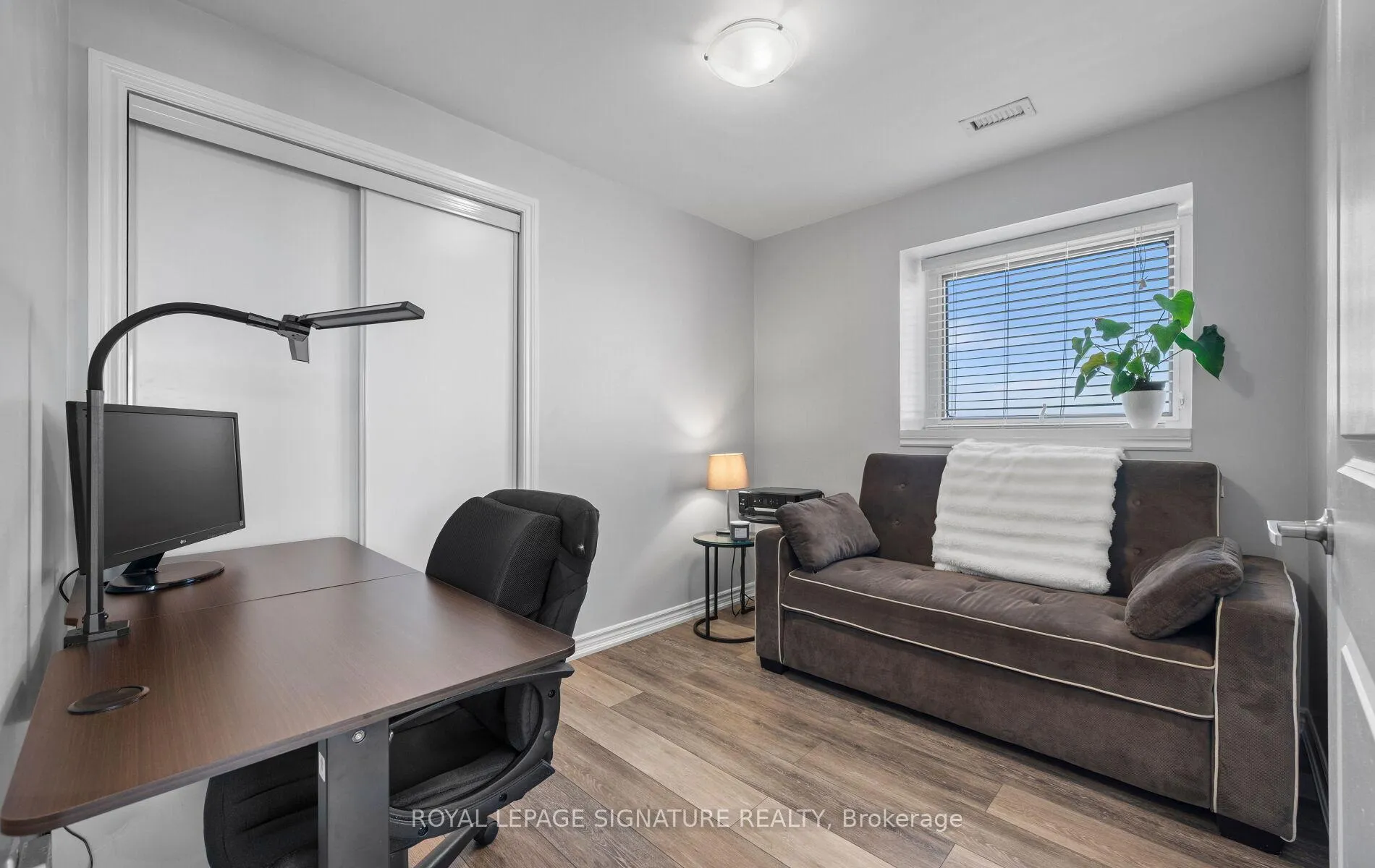 Photo 23 of Unit 402, 427 Aberdeen Avenue, Hamilton, Kirkendall — HOMEH