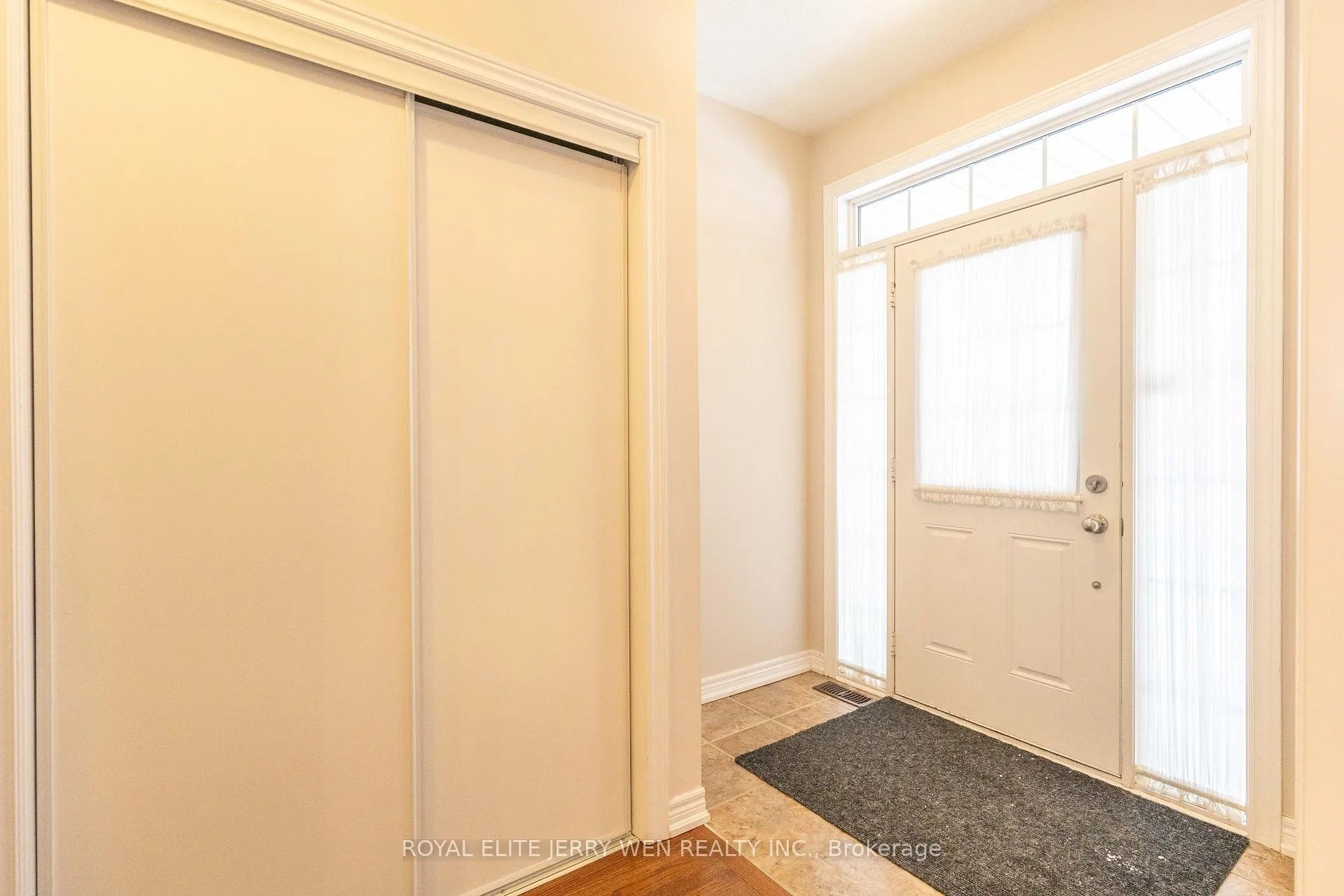 Photo 3 of 914 Castlemore Avenue, Markham, Wismer — HOMEH