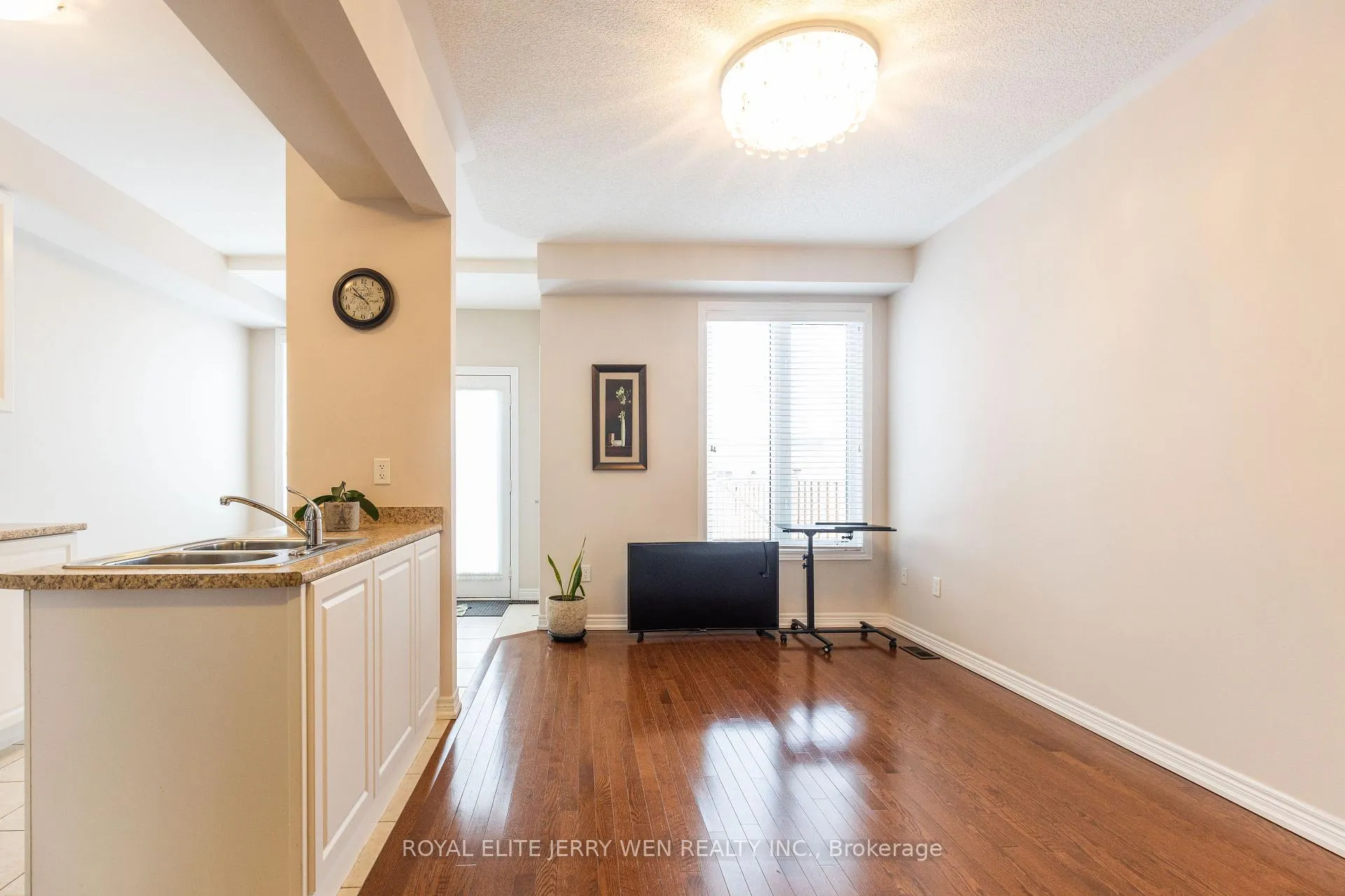 Photo 7 of 914 Castlemore Avenue, Markham, Wismer — HOMEH