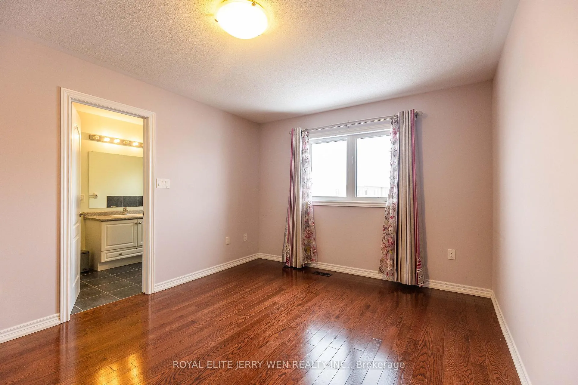 Photo 15 of 914 Castlemore Avenue, Markham, Wismer — HOMEH