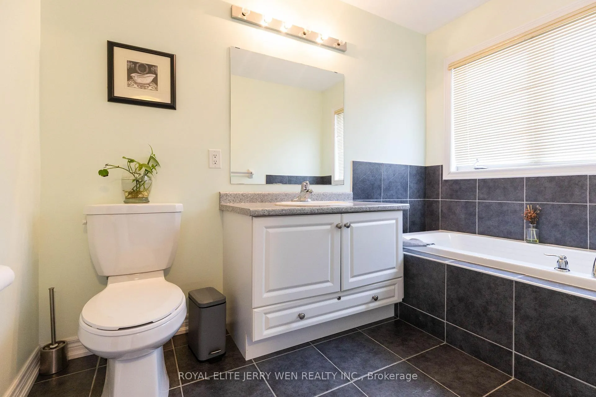 Photo 16 of 914 Castlemore Avenue, Markham, Wismer — HOMEH