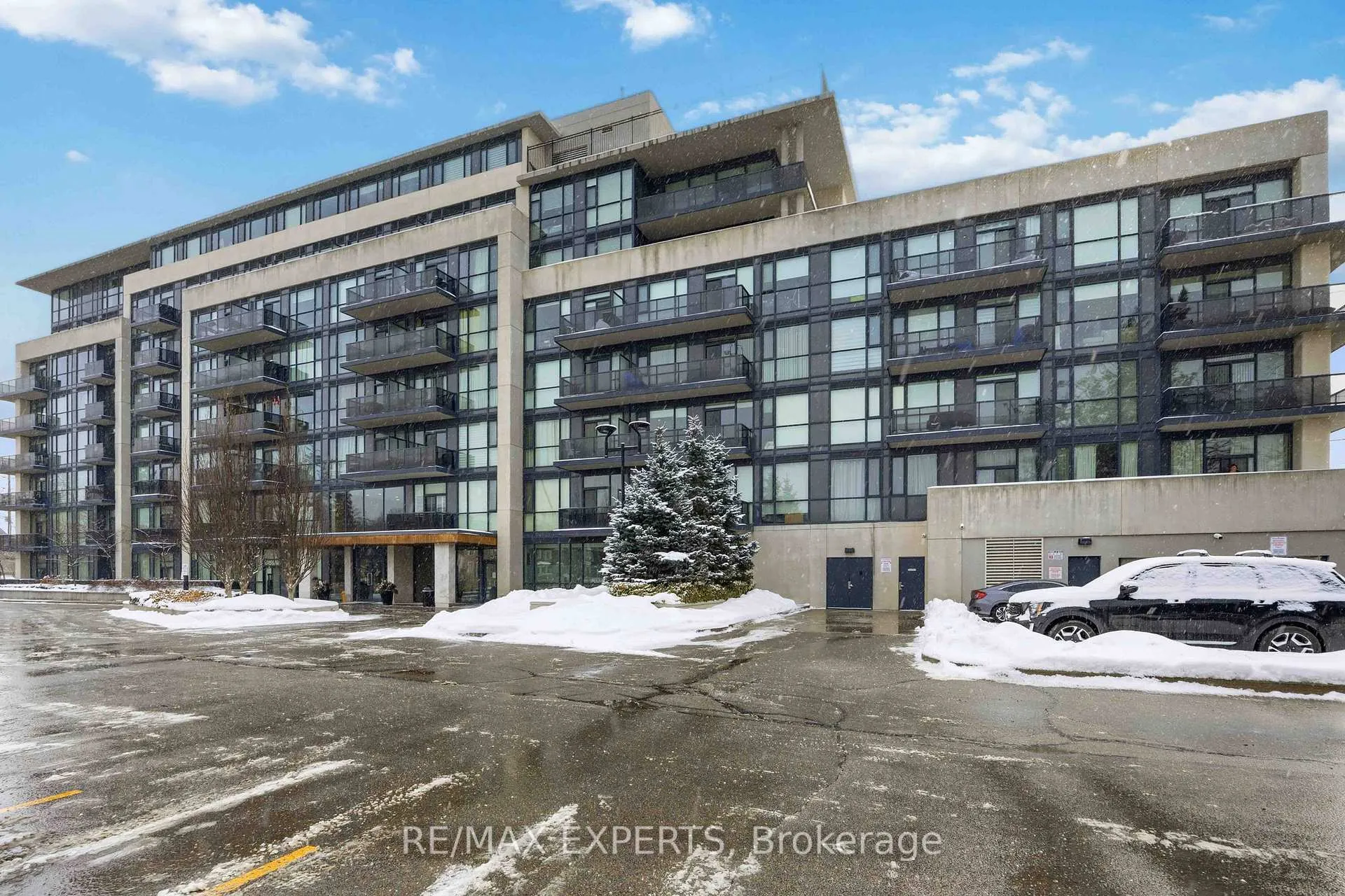 Photo 2 of Unit 501, 4700 Highway 7 Road, Vaughan, East Woodbridge — HOMEH