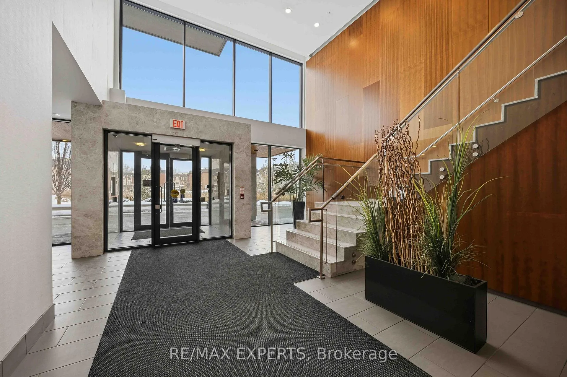 Photo 4 of Unit 501, 4700 Highway 7 Road, Vaughan, East Woodbridge — HOMEH