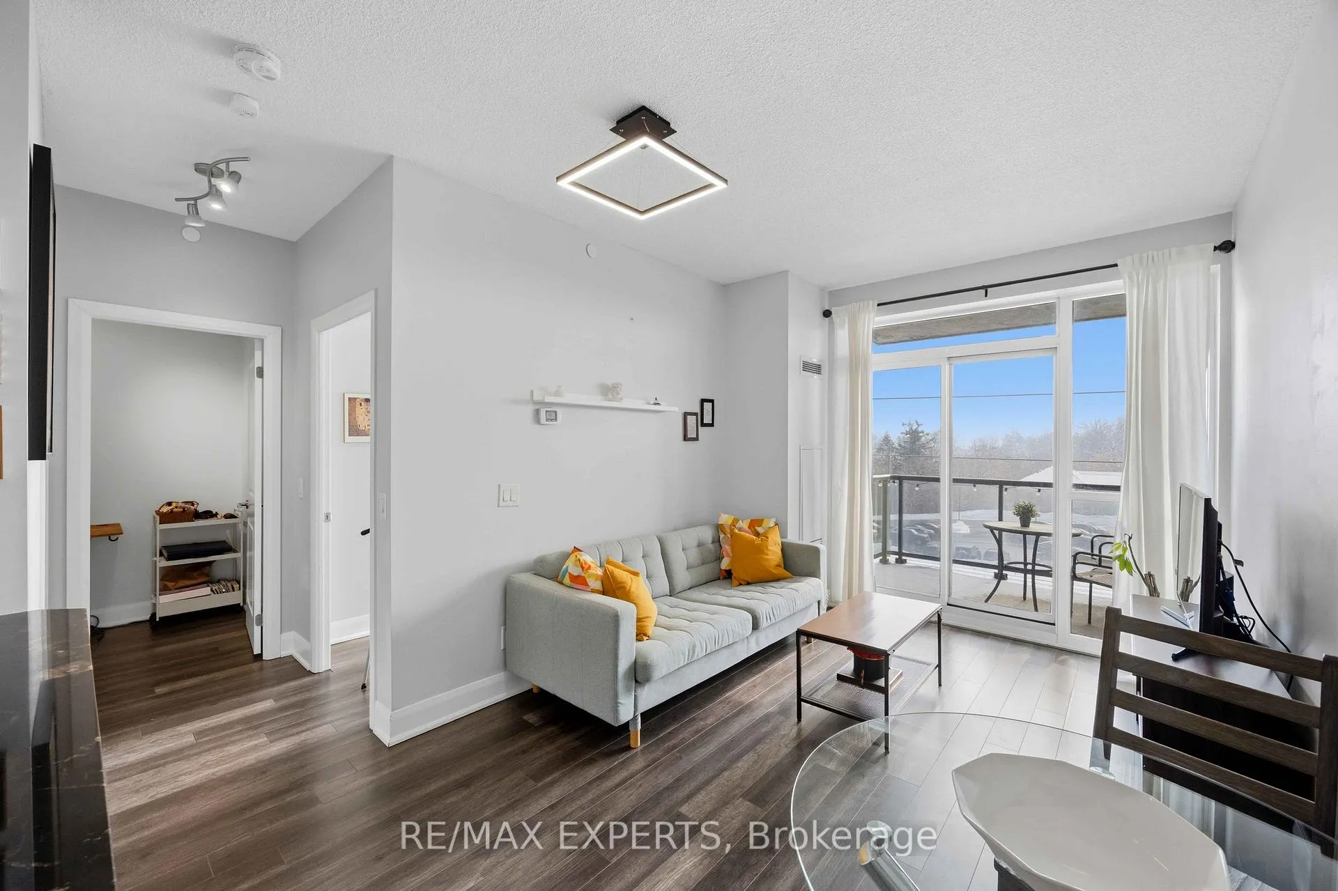 Photo 10 of Unit 501, 4700 Highway 7 Road, Vaughan, East Woodbridge — HOMEH
