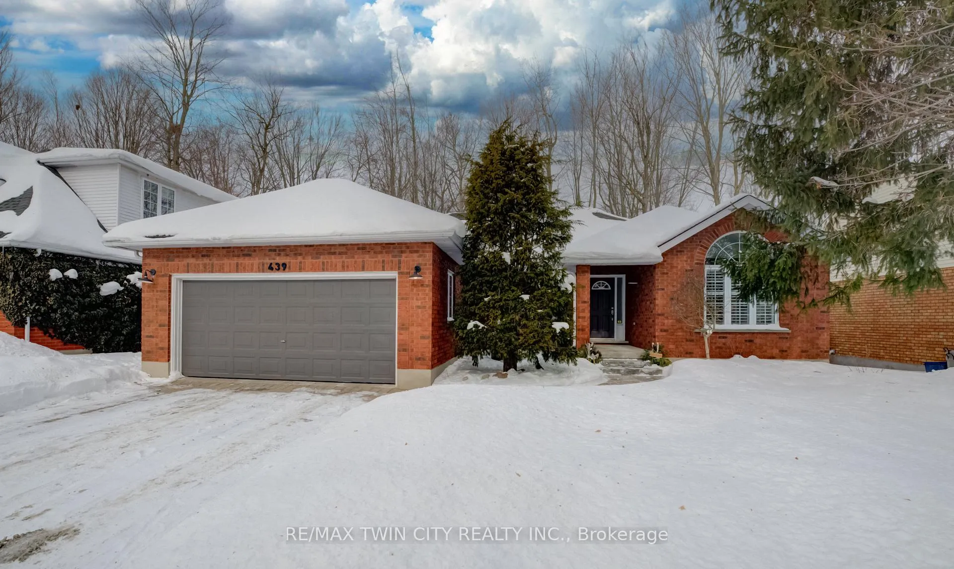 Front of 439 Northlake Drive
