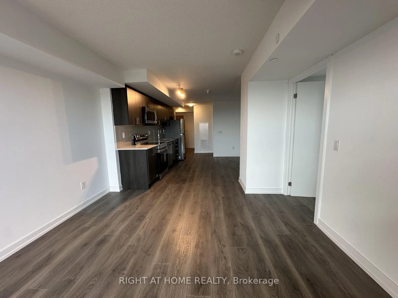 Photo 6 of Unit 2204, 1435 Celebration Drive, Pickering, Bay Ridges — HOMEH