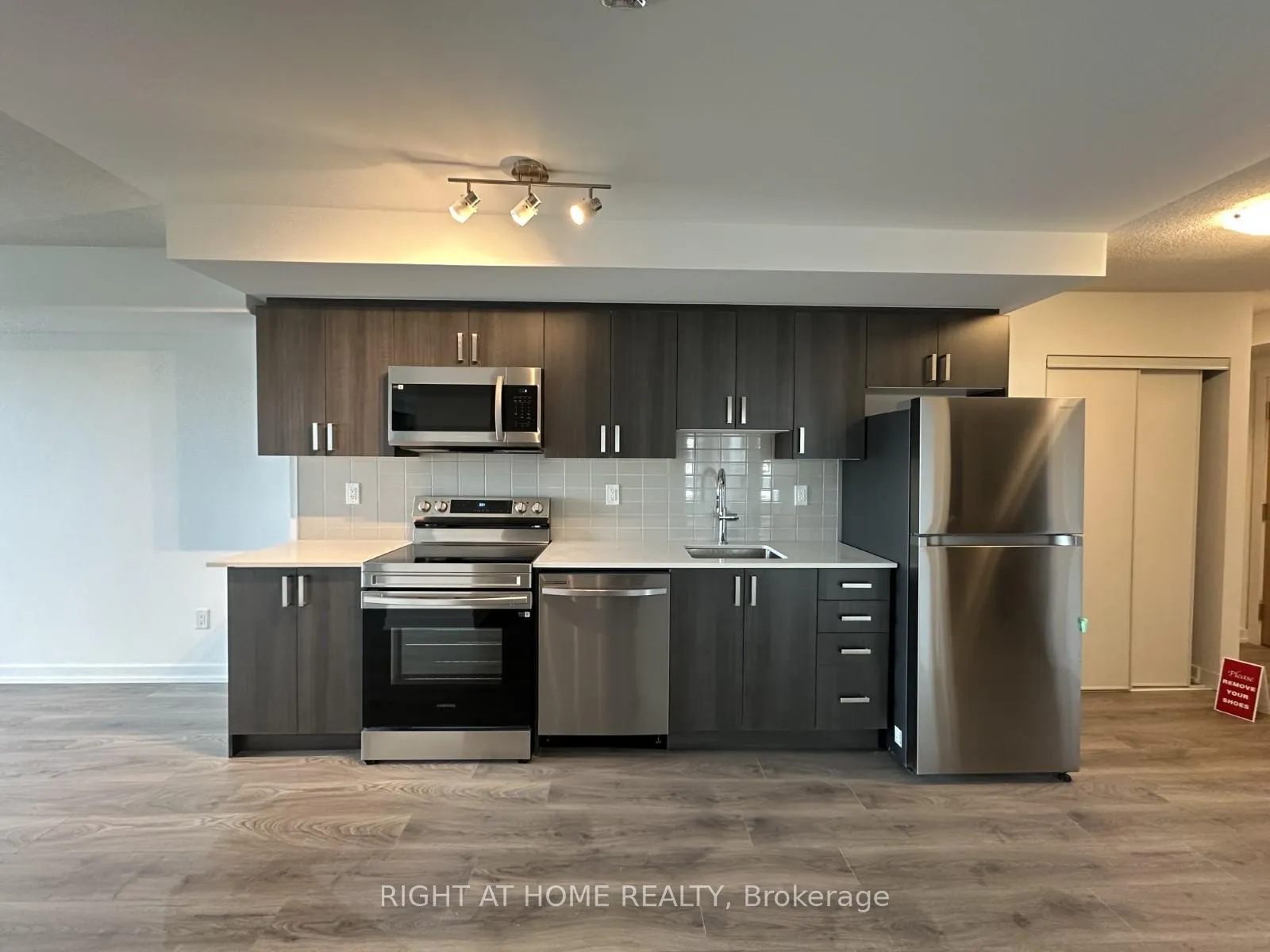 Photo 7 of Unit 2204, 1435 Celebration Drive, Pickering, Bay Ridges — HOMEH
