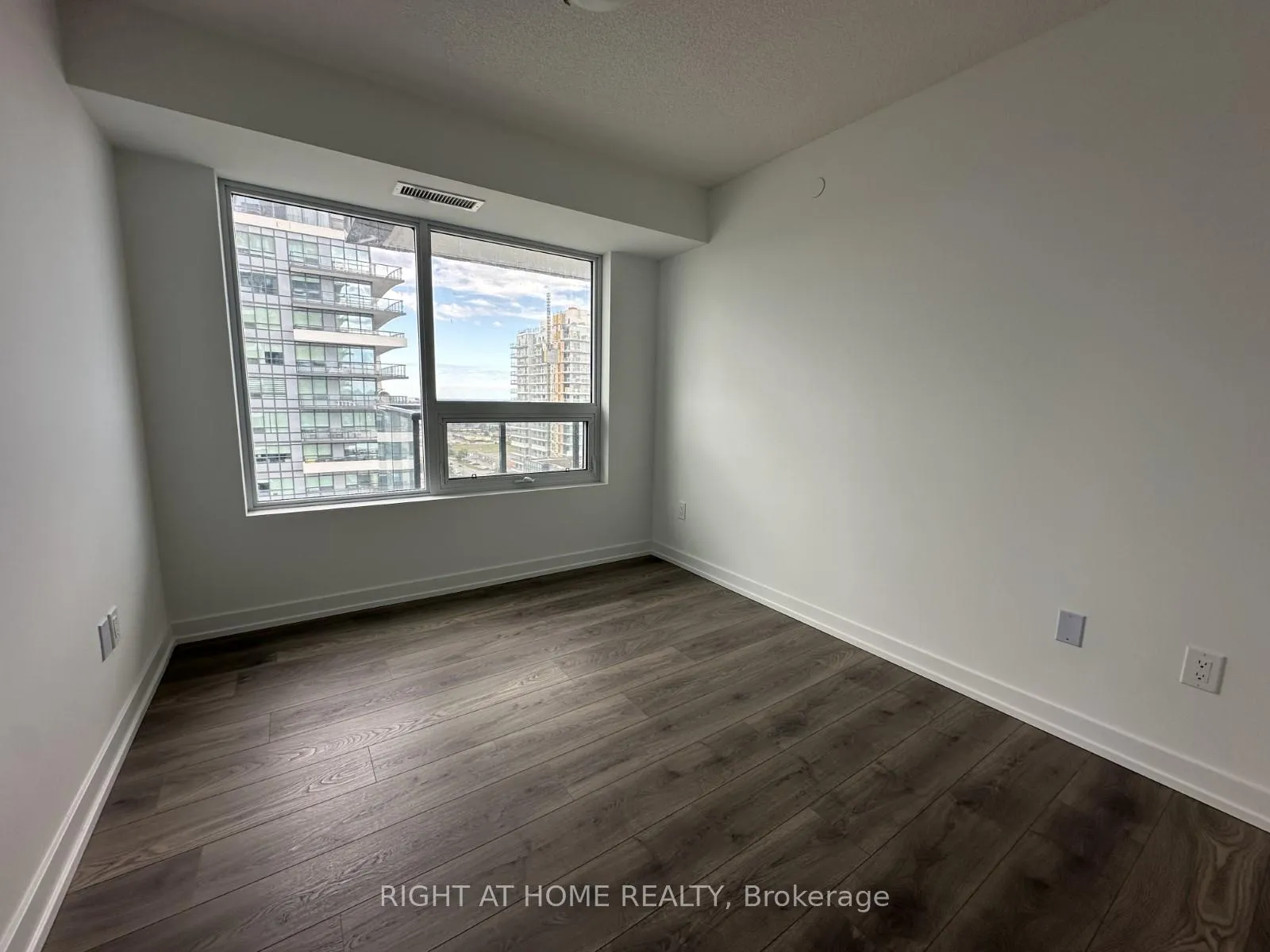 Photo 8 of Unit 2204, 1435 Celebration Drive, Pickering, Bay Ridges — HOMEH