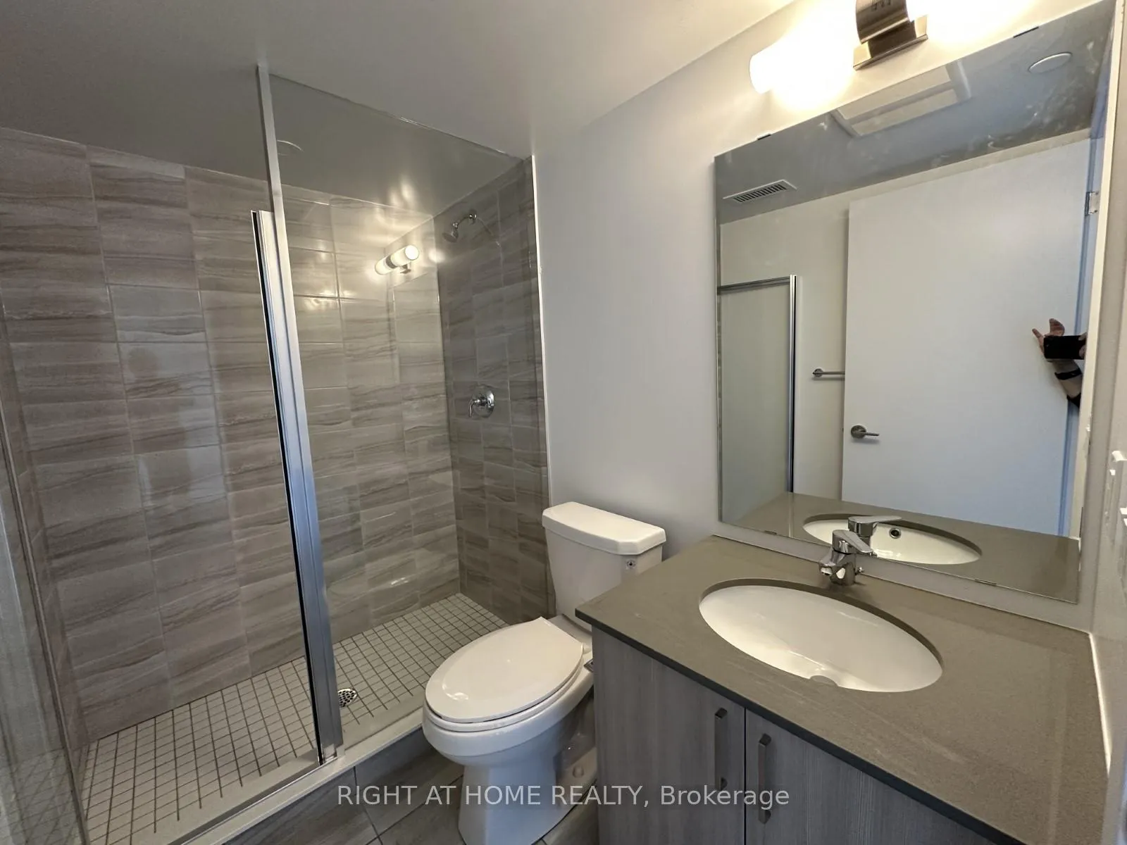 Photo 9 of Unit 2204, 1435 Celebration Drive, Pickering, Bay Ridges — HOMEH
