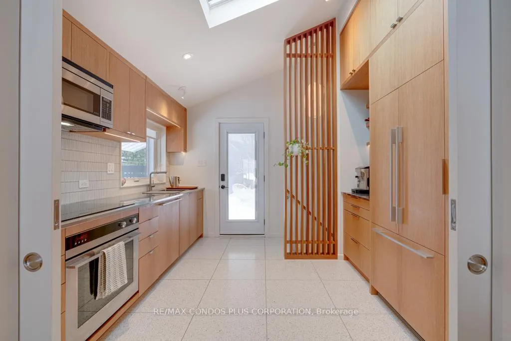 Photo 4 of 6 Munson Crescent, Scarborough, Bendale — HOMEH