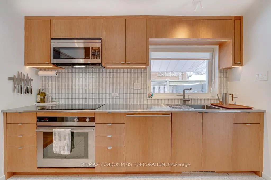 Photo 7 of 6 Munson Crescent, Scarborough, Bendale — HOMEH
