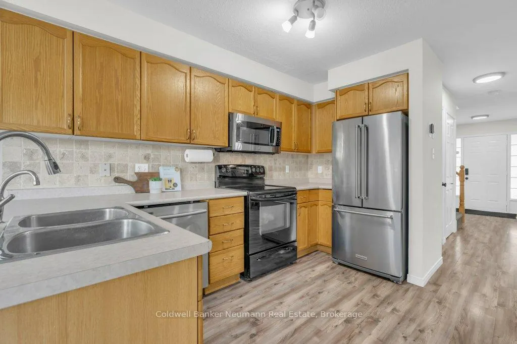 Photo 10 of 6 Law Drive, Guelph, Grange Road — HOMEH
