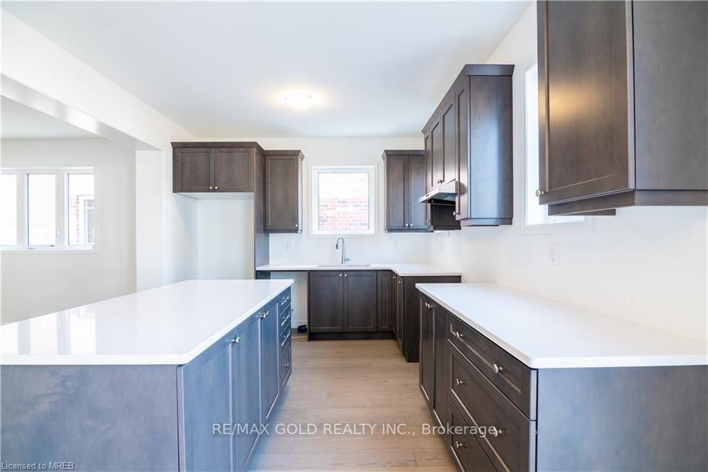 Photo 4 of 185 Forestwalk Street, Kitchener — HOMEH