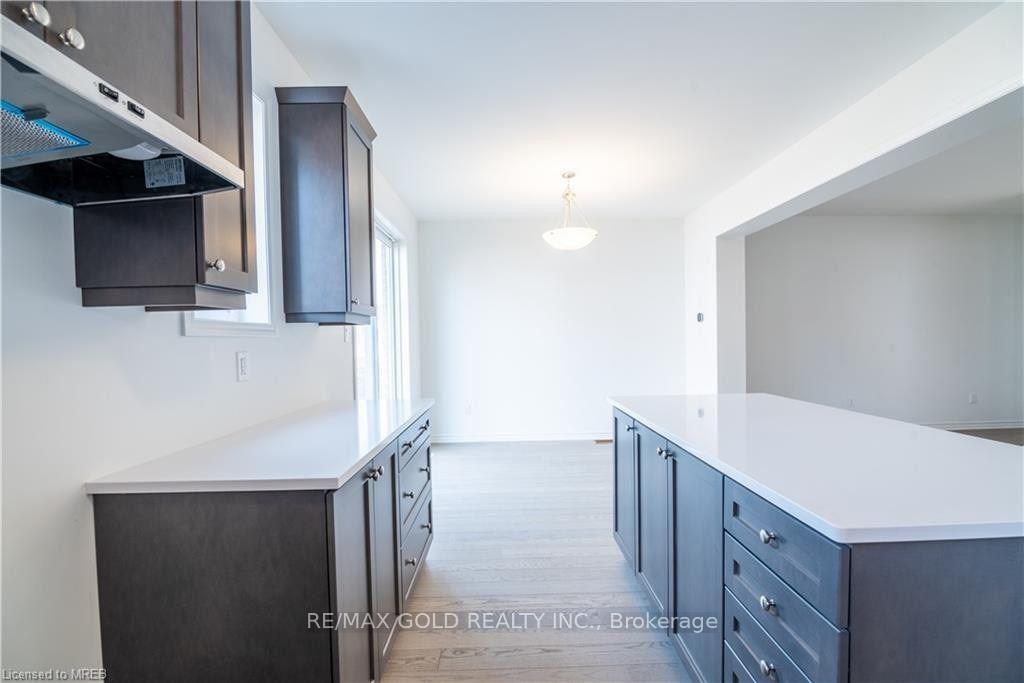 Photo 5 of 185 Forestwalk Street, Kitchener — HOMEH