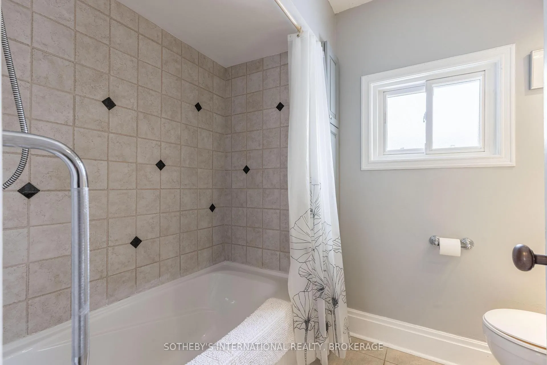 Photo 24 of 18 Dexter Street, St. Catharines, Ridley — HOMEH