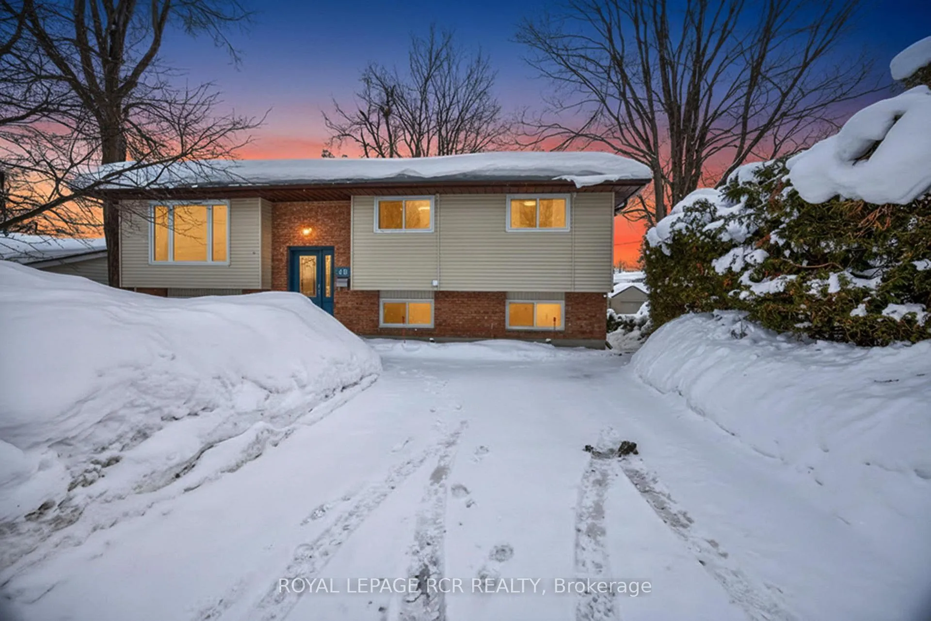 Photo 1 of 49 Borland Street E, Orillia — HOMEH