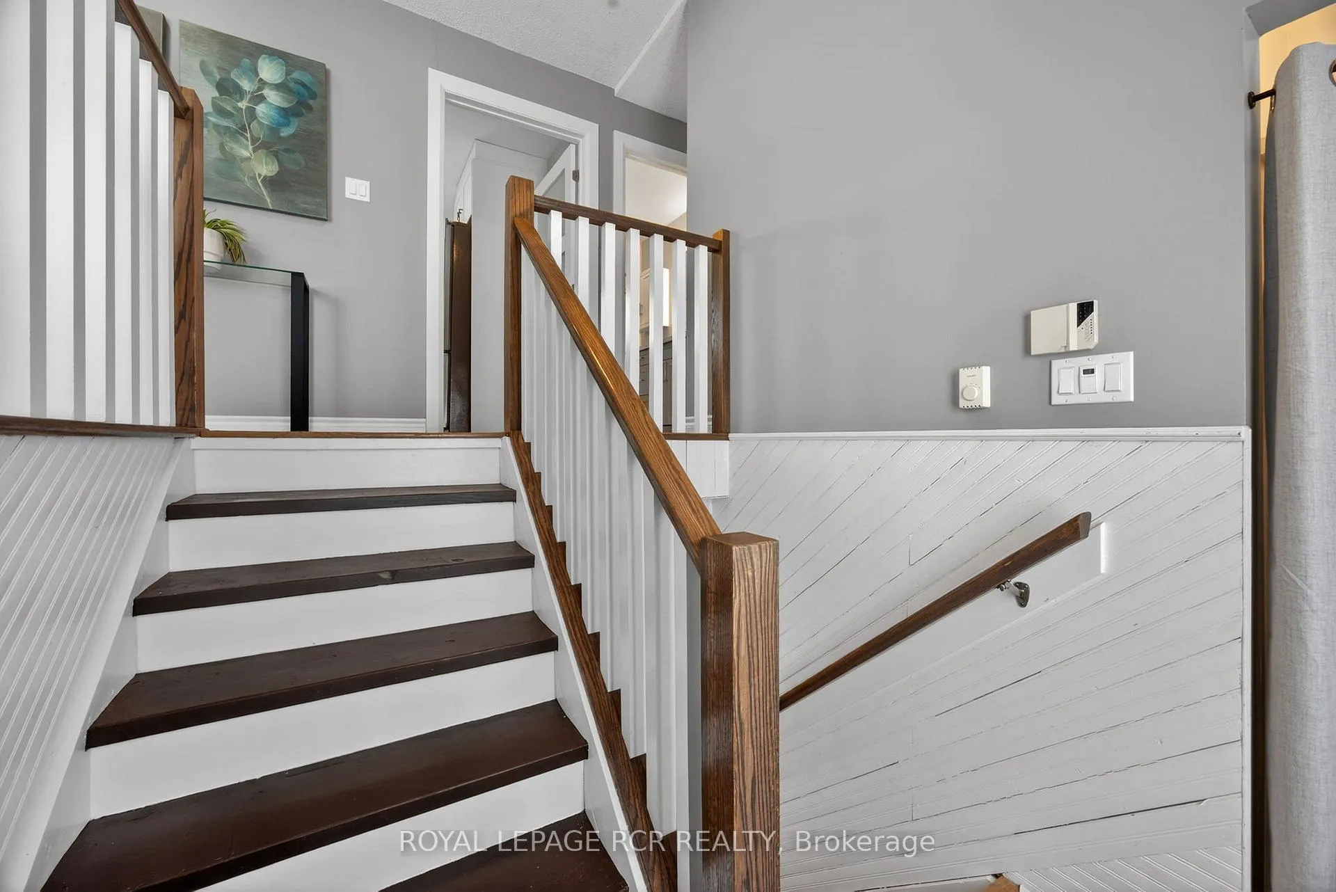 Photo 4 of 49 Borland Street E, Orillia — HOMEH