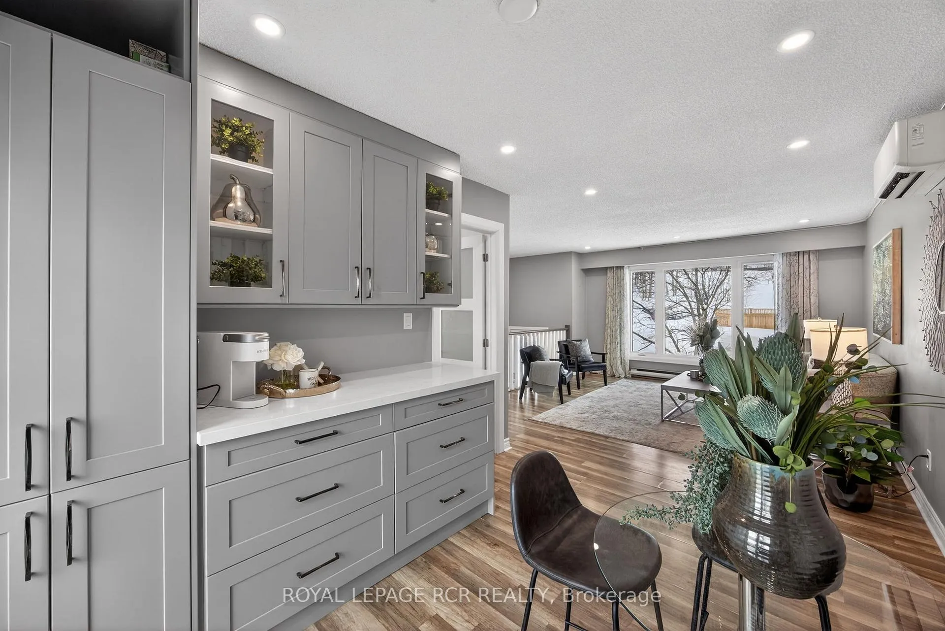 Photo 9 of 49 Borland Street E, Orillia — HOMEH