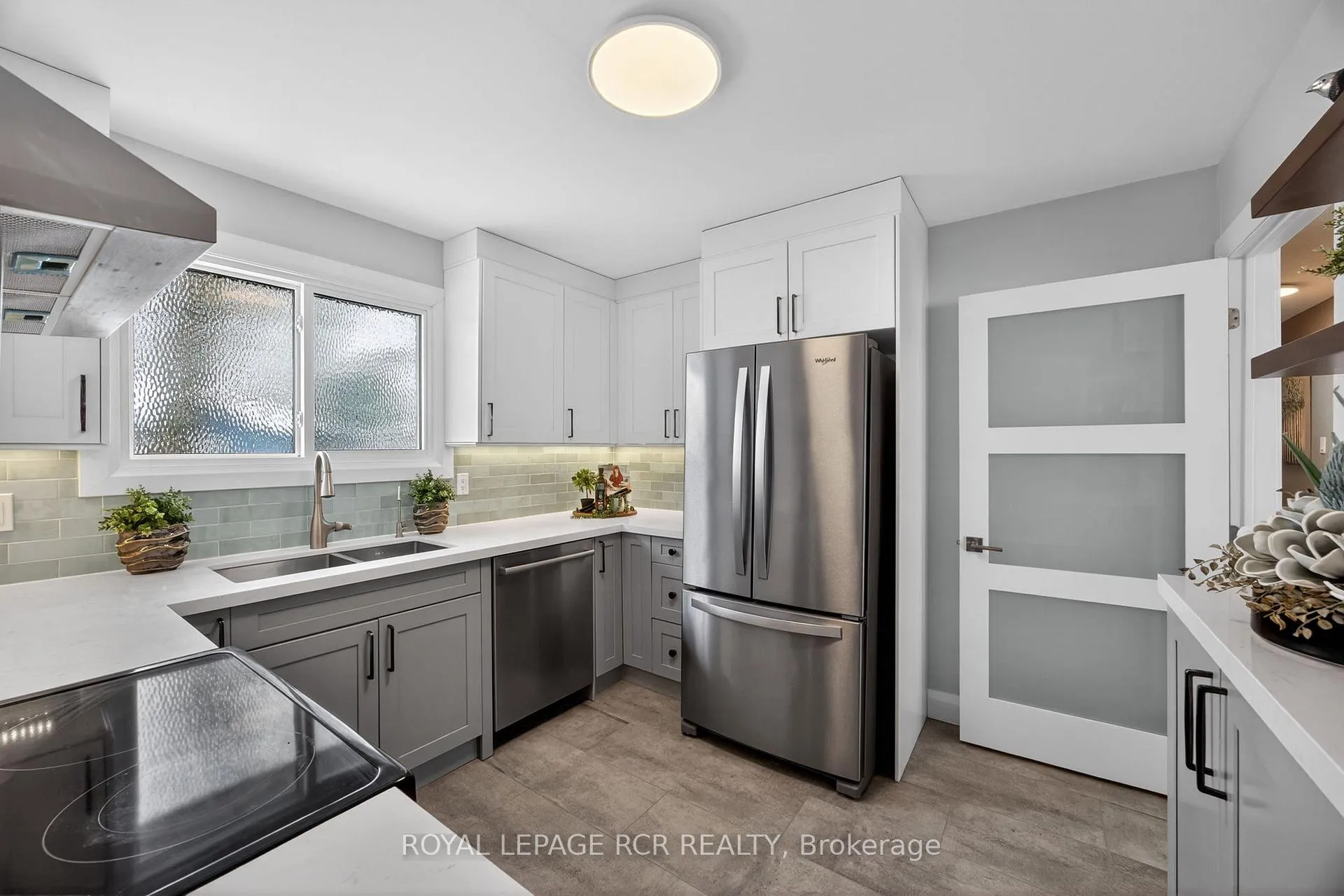 Photo 10 of 49 Borland Street E, Orillia — HOMEH