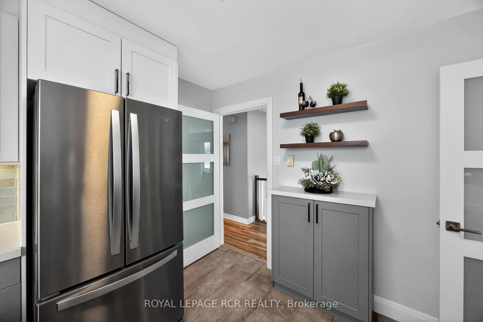 Photo 13 of 49 Borland Street E, Orillia — HOMEH