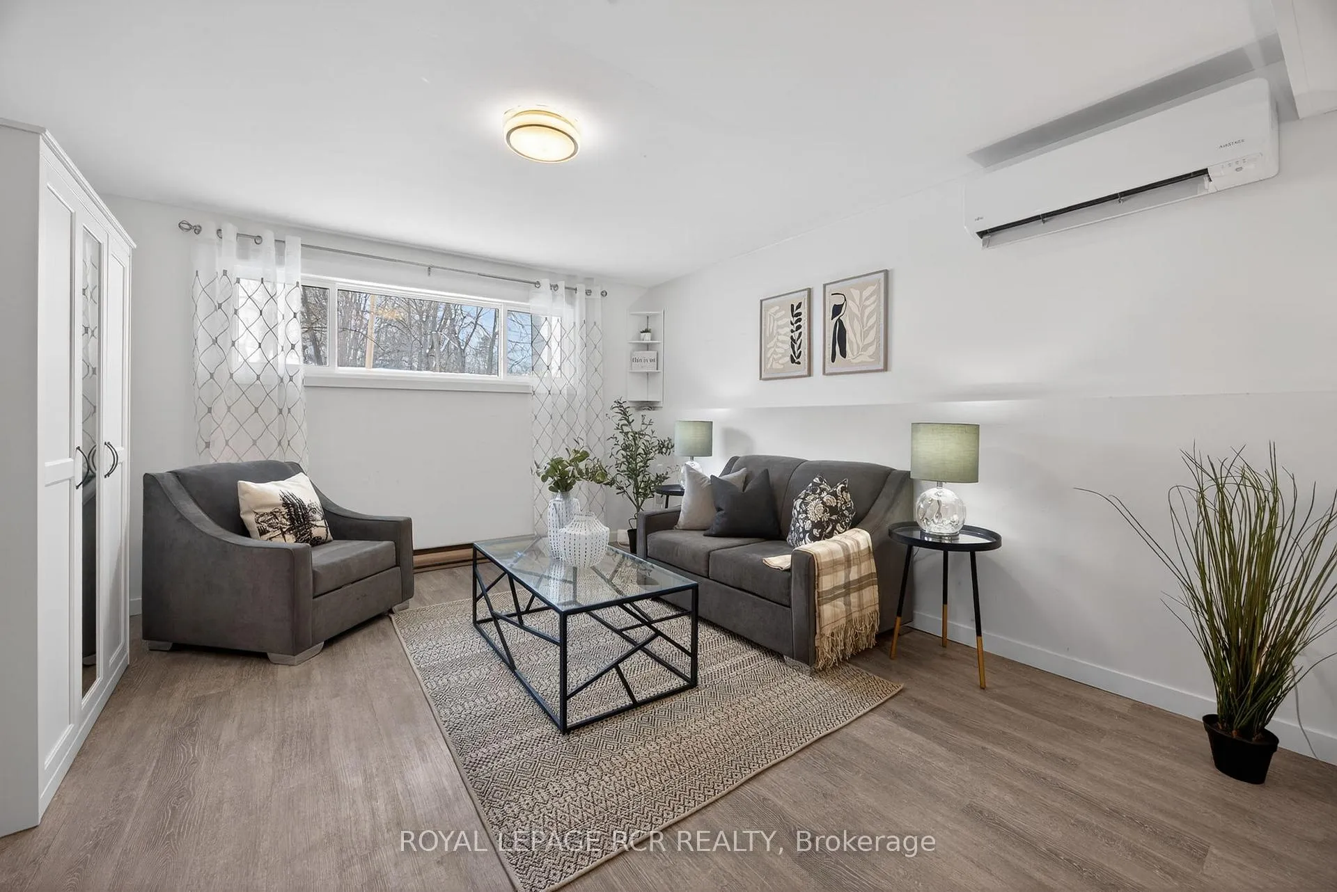 Photo 19 of 49 Borland Street E, Orillia — HOMEH