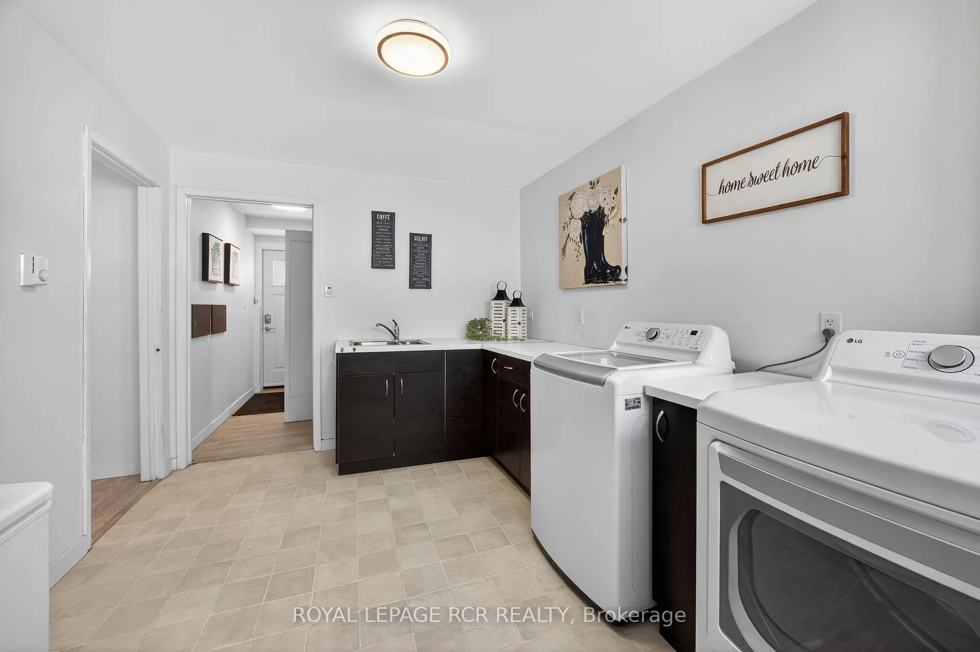 Photo 23 of 49 Borland Street E, Orillia — HOMEH