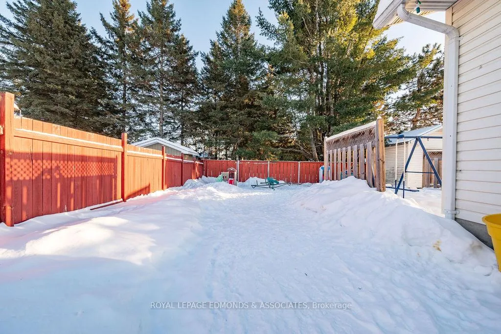 Photo 5 of 31 Herman Street, Petawawa — HOMEH
