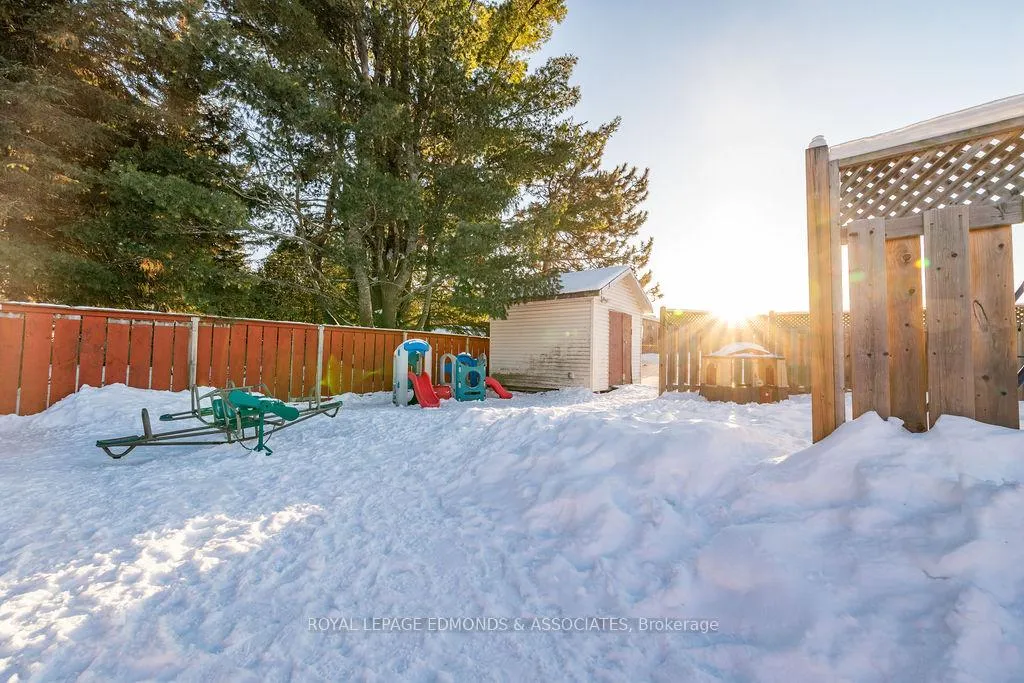 Photo 6 of 31 Herman Street, Petawawa — HOMEH