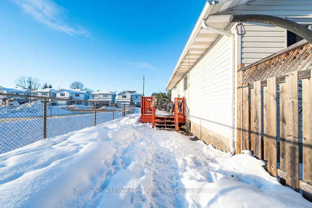 Photo 8 of 31 Herman Street, Petawawa — HOMEH