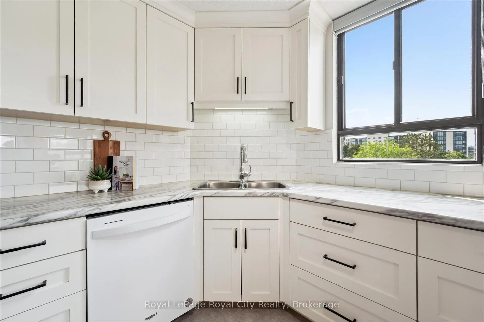 Photo 23 of Unit 501, 22 Marilyn Drive, Guelph, Riverside Park — HOMEH