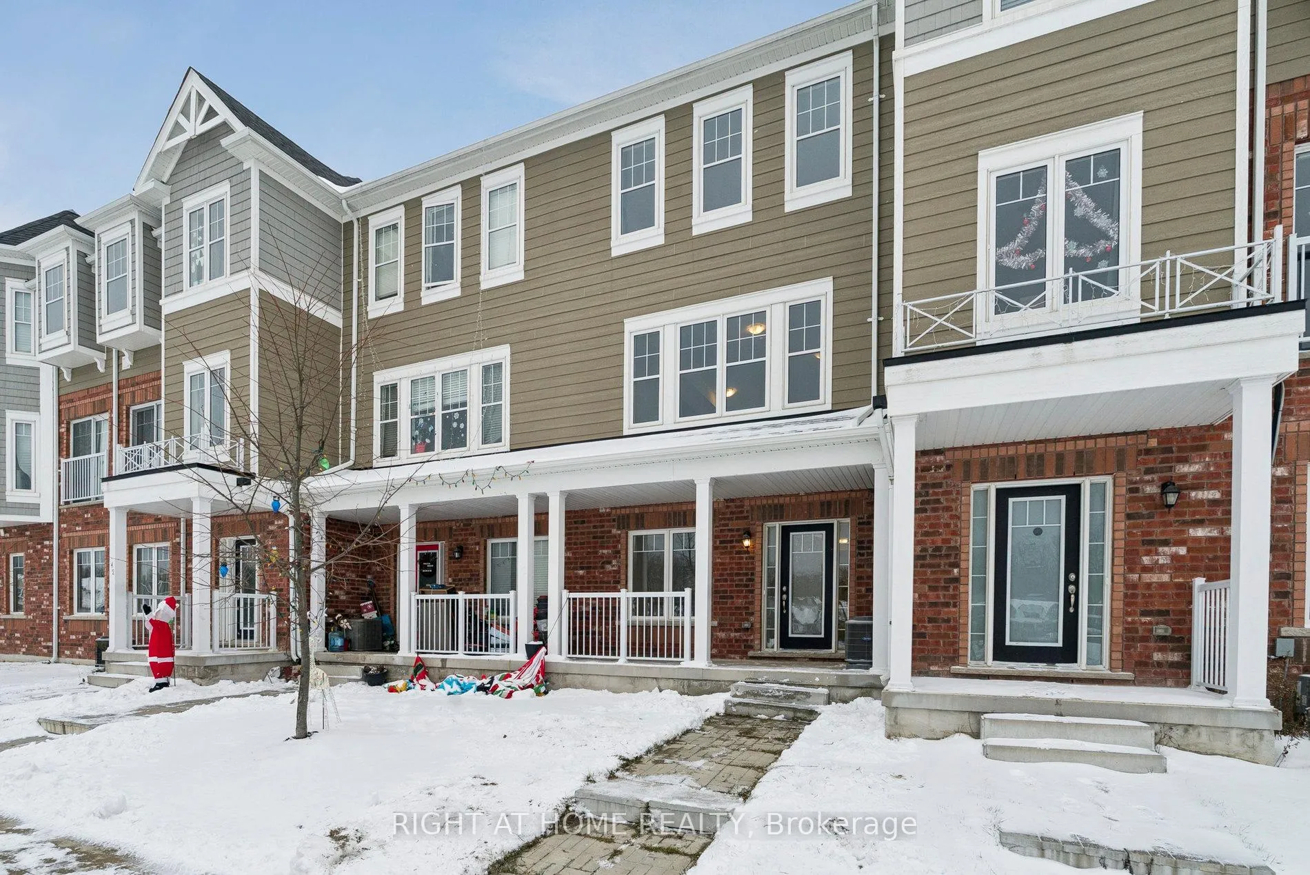 Photo 4 of 46 Village Gate Drive, Wasaga Beach — HOMEH