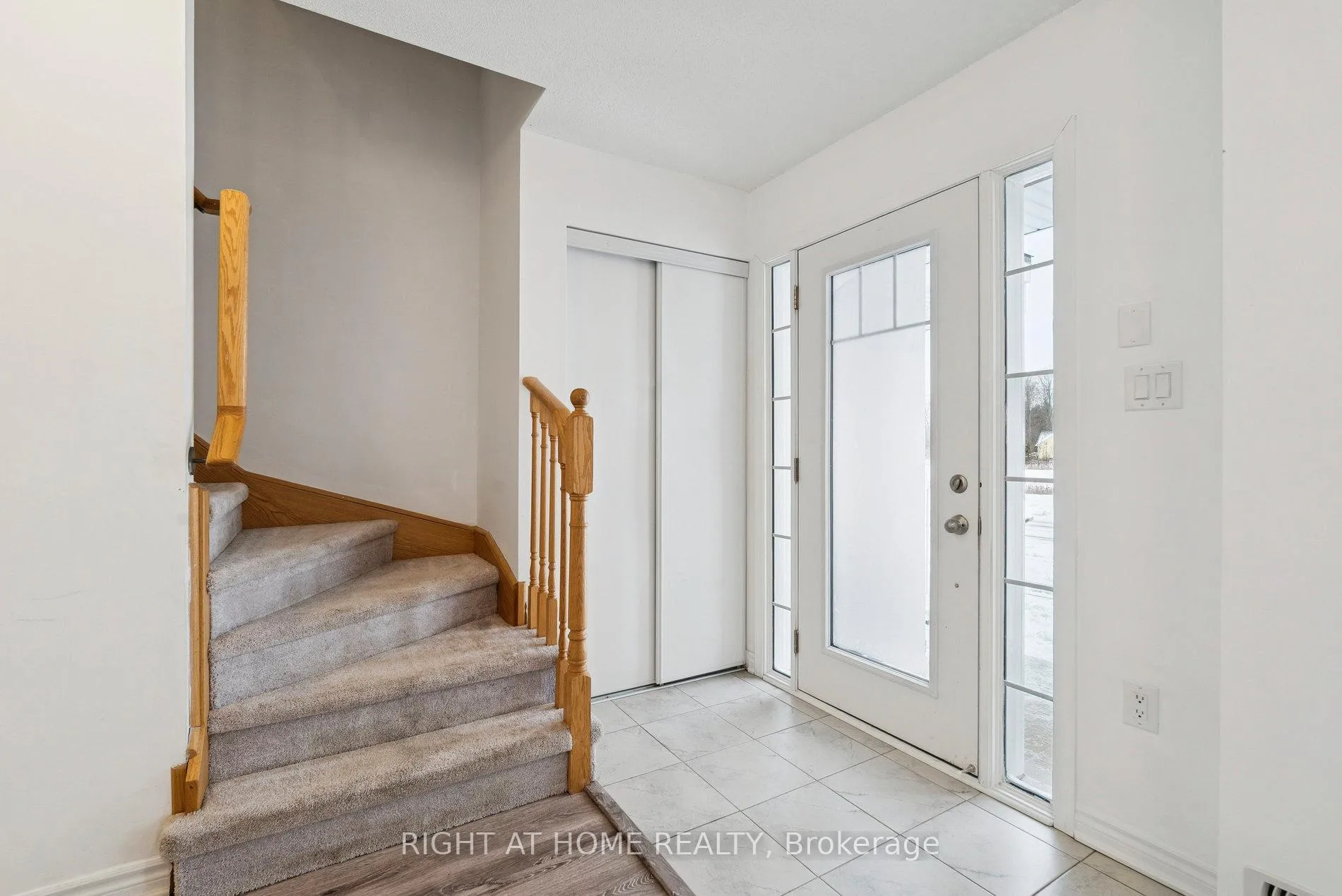 Photo 13 of 46 Village Gate Drive, Wasaga Beach — HOMEH