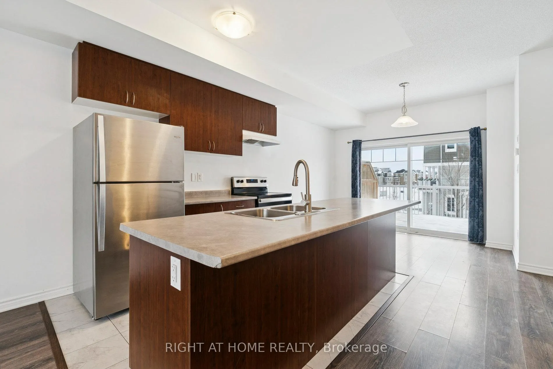 Photo 19 of 46 Village Gate Drive, Wasaga Beach — HOMEH