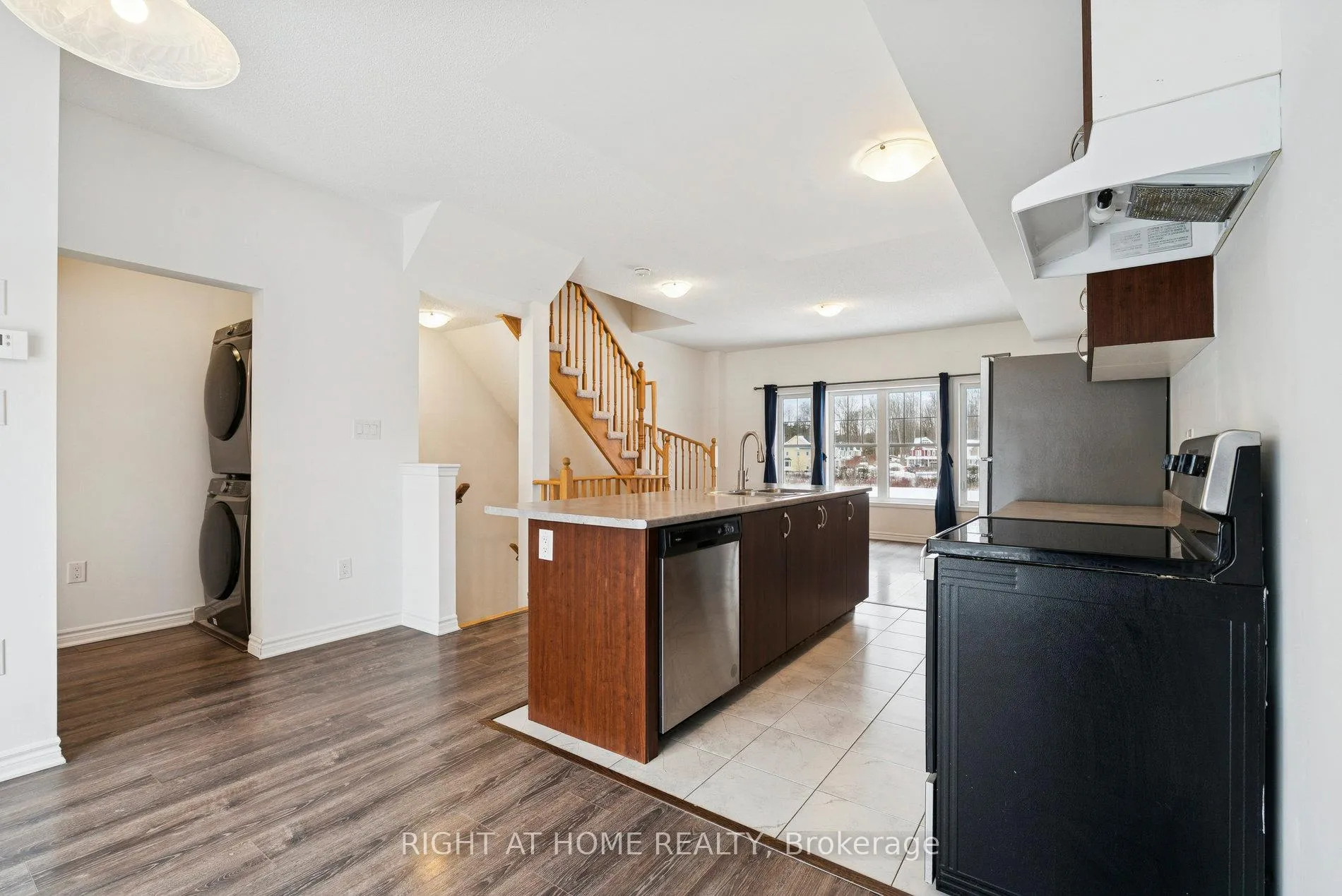 Photo 22 of 46 Village Gate Drive, Wasaga Beach — HOMEH