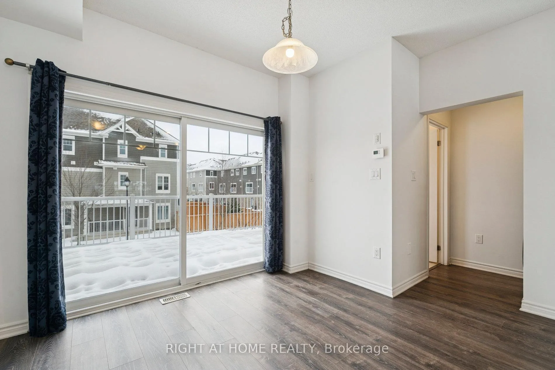 Photo 25 of 46 Village Gate Drive, Wasaga Beach — HOMEH