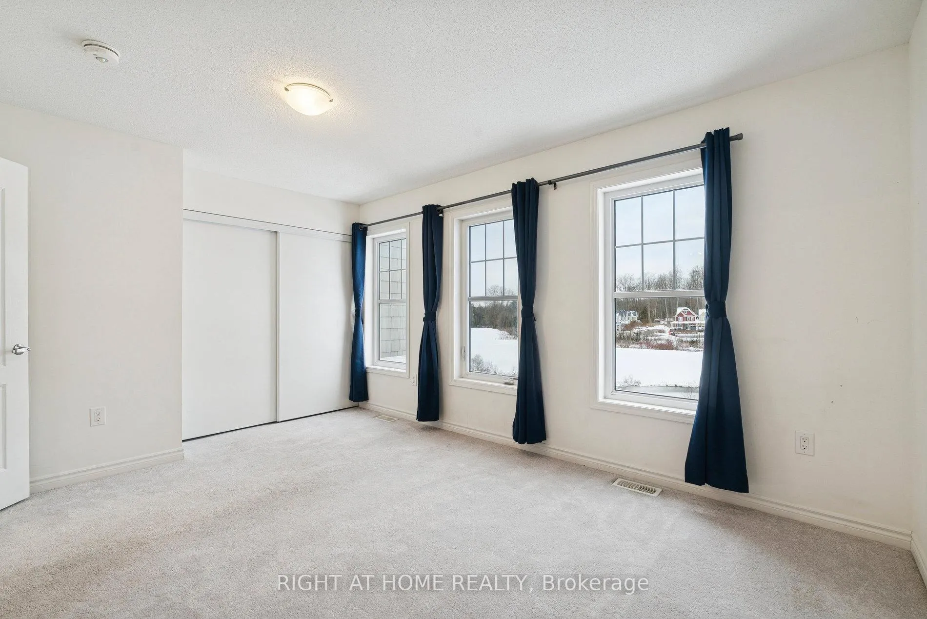 Photo 28 of 46 Village Gate Drive, Wasaga Beach — HOMEH